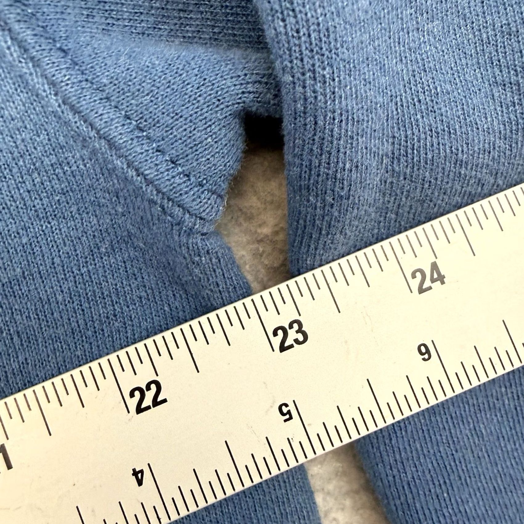 Russell Athletic VINTAGE Russell Athletic Men's Large Blue Crewneck Sweatshirt USA 90s Faded Cotton Blend Sweatshirt Pullover Crew Neck Size US L / EU 52-54 / 3 - 3 Thumbnail