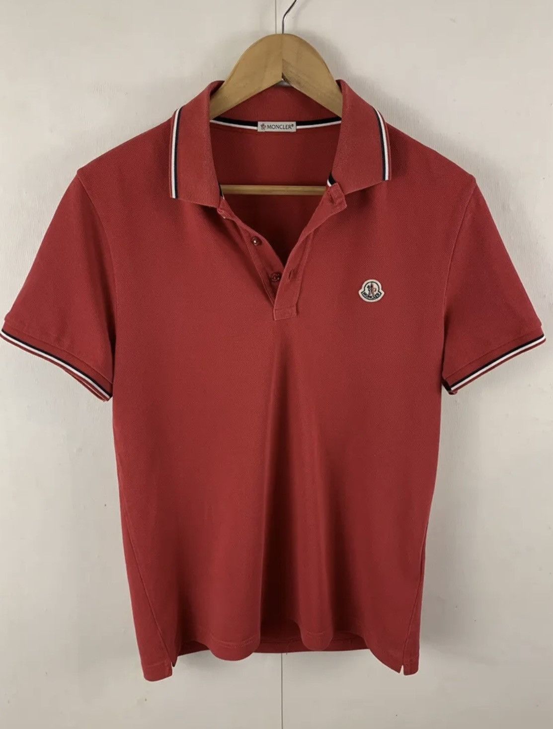 Moncler Moncler polo size M red Size US M / EU 48-50 / 2 - 1 Thumbnail
