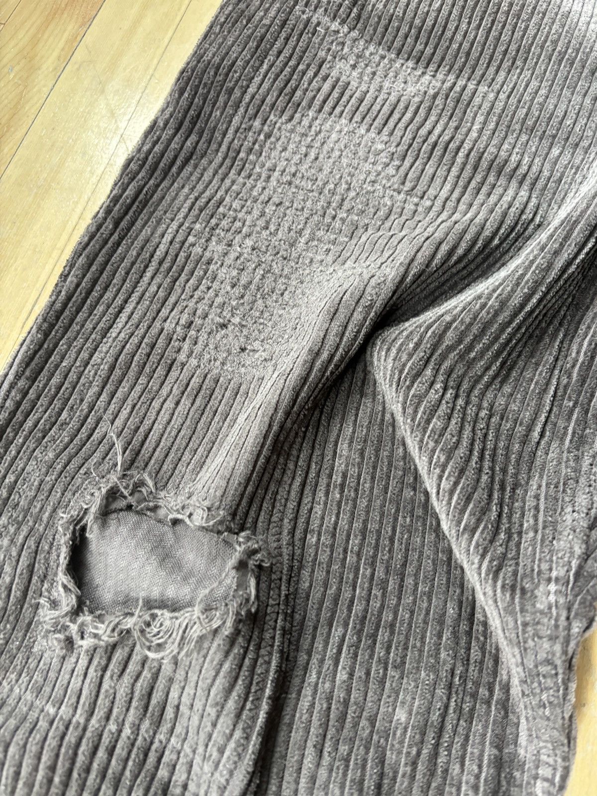 Gucci Fw2020 distressed corduroy trousers Size US 38 / EU 54 - 5 Thumbnail