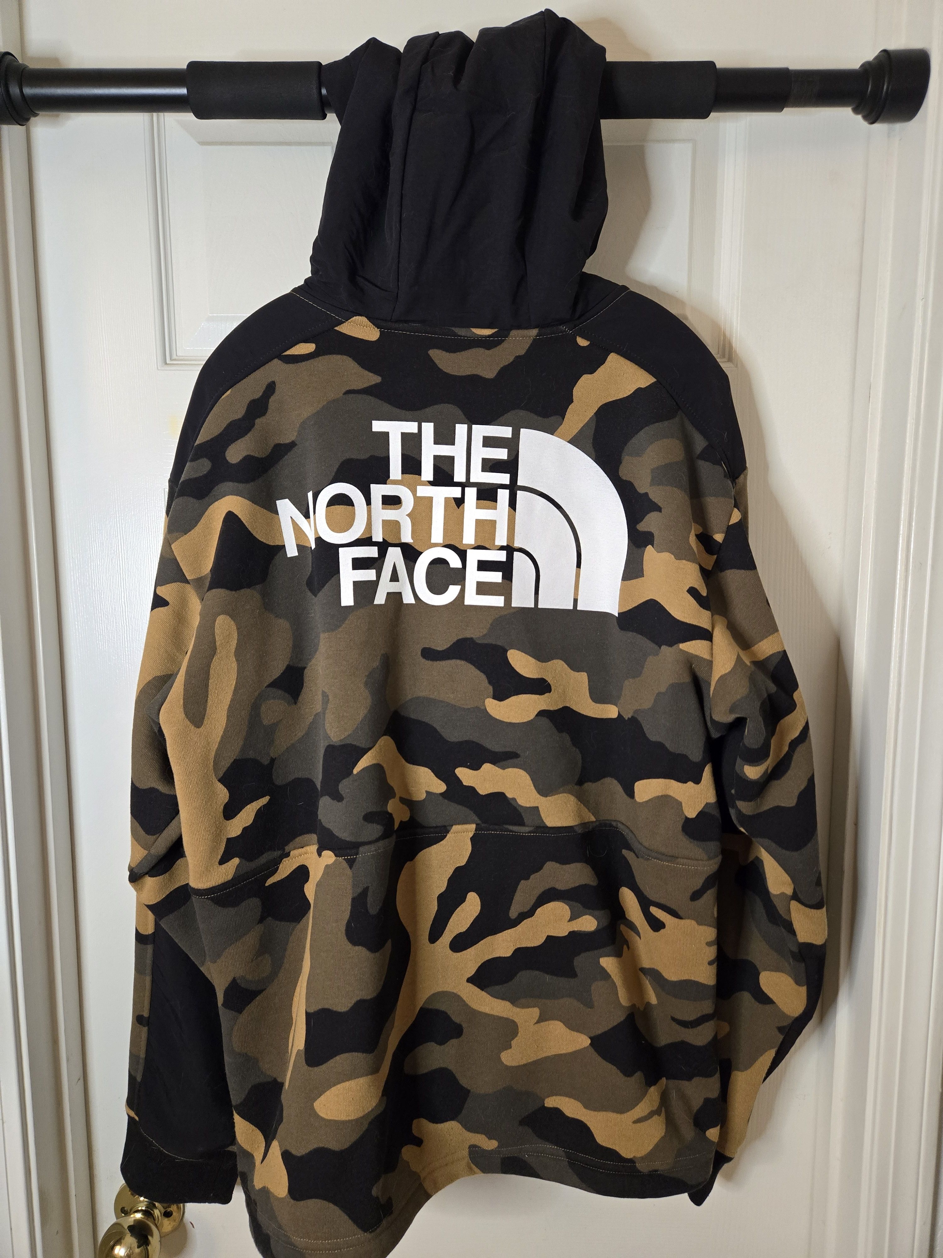The North Face THE NORTH FACE GRAPHIC PULLOVER HOODIE S Size US S / EU 44-46 / 1 - 1 Thumbnail