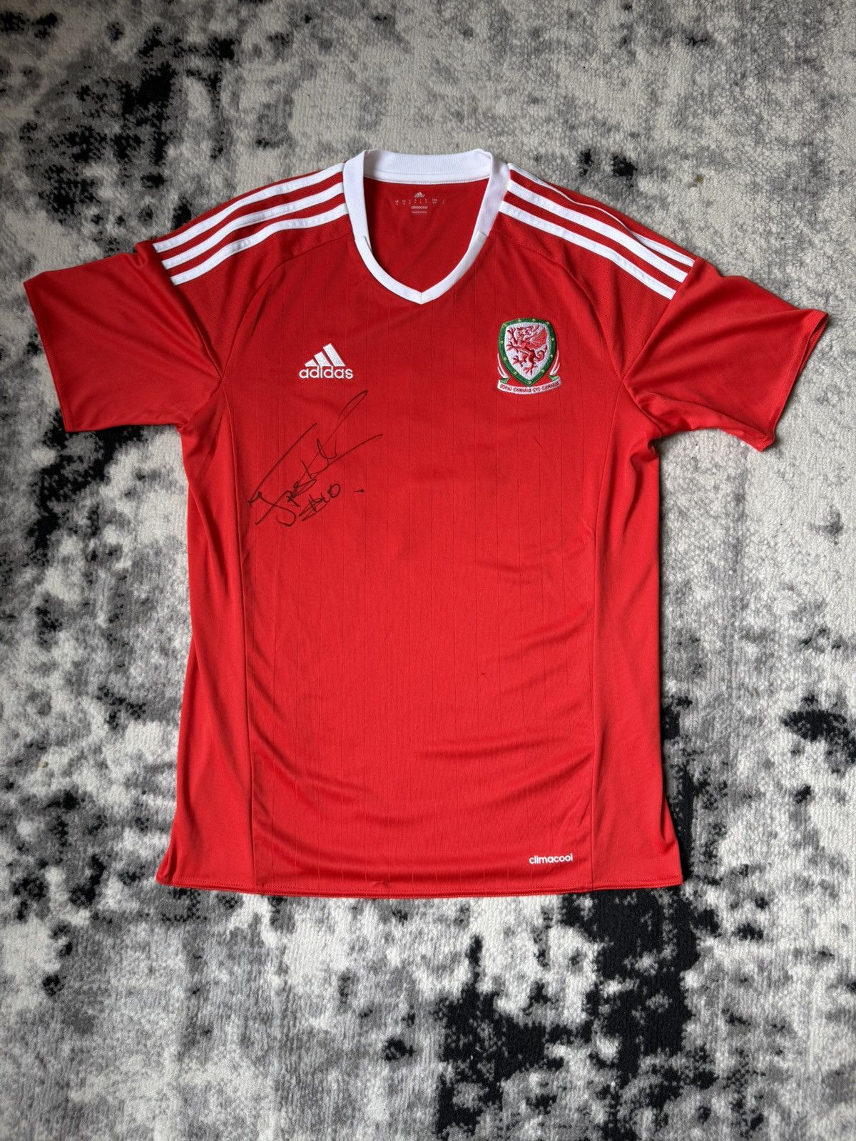 Adidas SIGNED Jessica Fishlock Wales Adidas Jersey Size US S / EU 44-46 / 1 - 1 Thumbnail