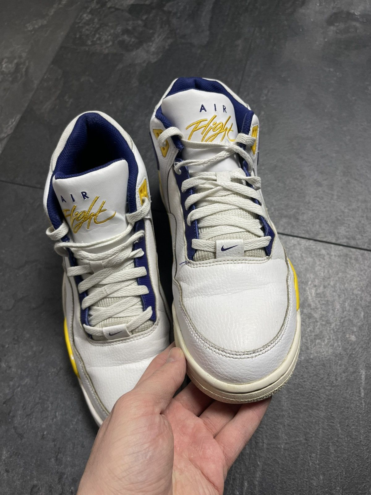 Vintage Nike Flight Legacy Lakers Size US 10 / EU 43 - 6 Thumbnail
