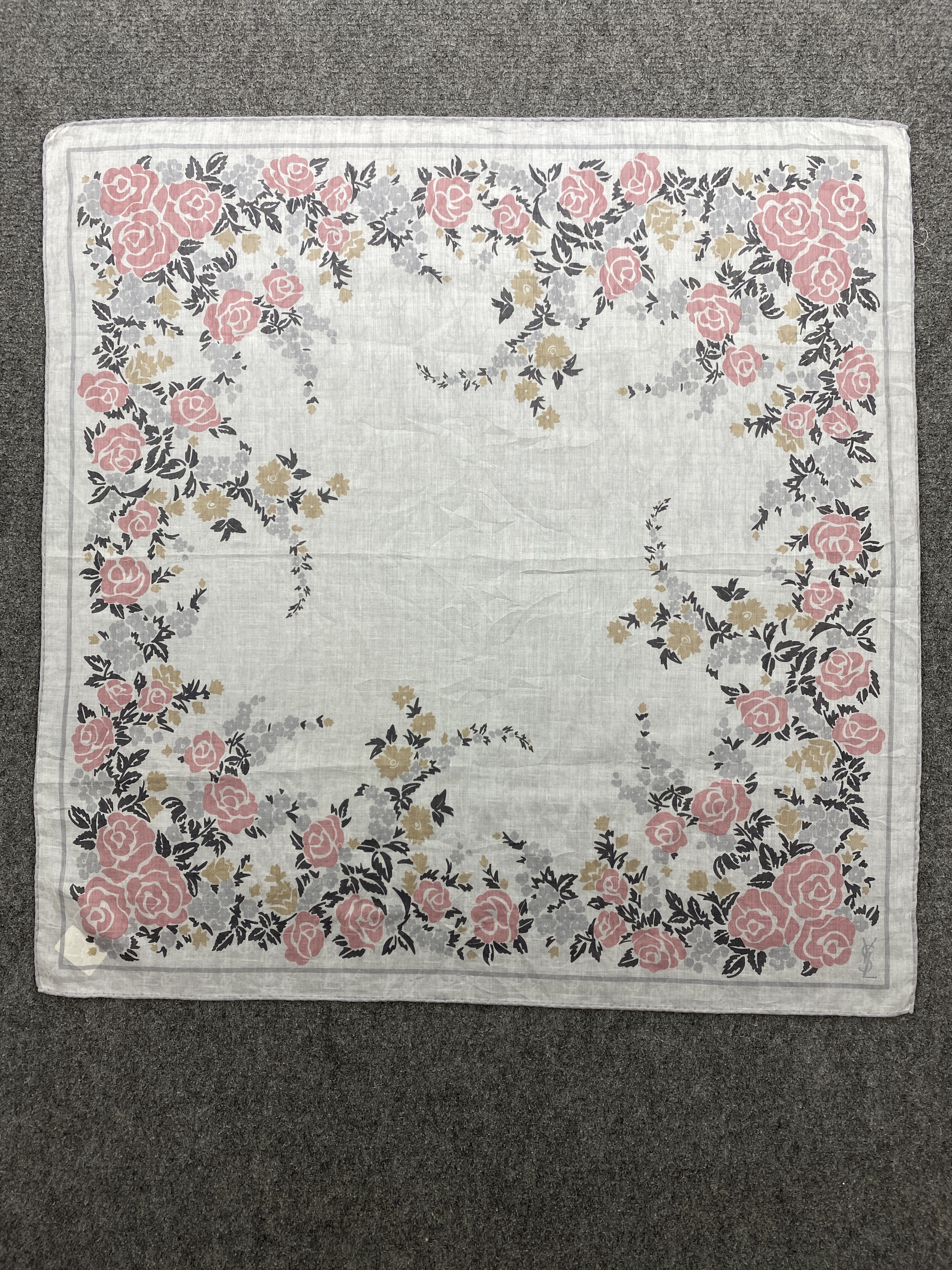 Vintage Yves Saint Laurent Handkerchief /Neckerchief HKC0741 Size ONE SIZE - 4 Thumbnail