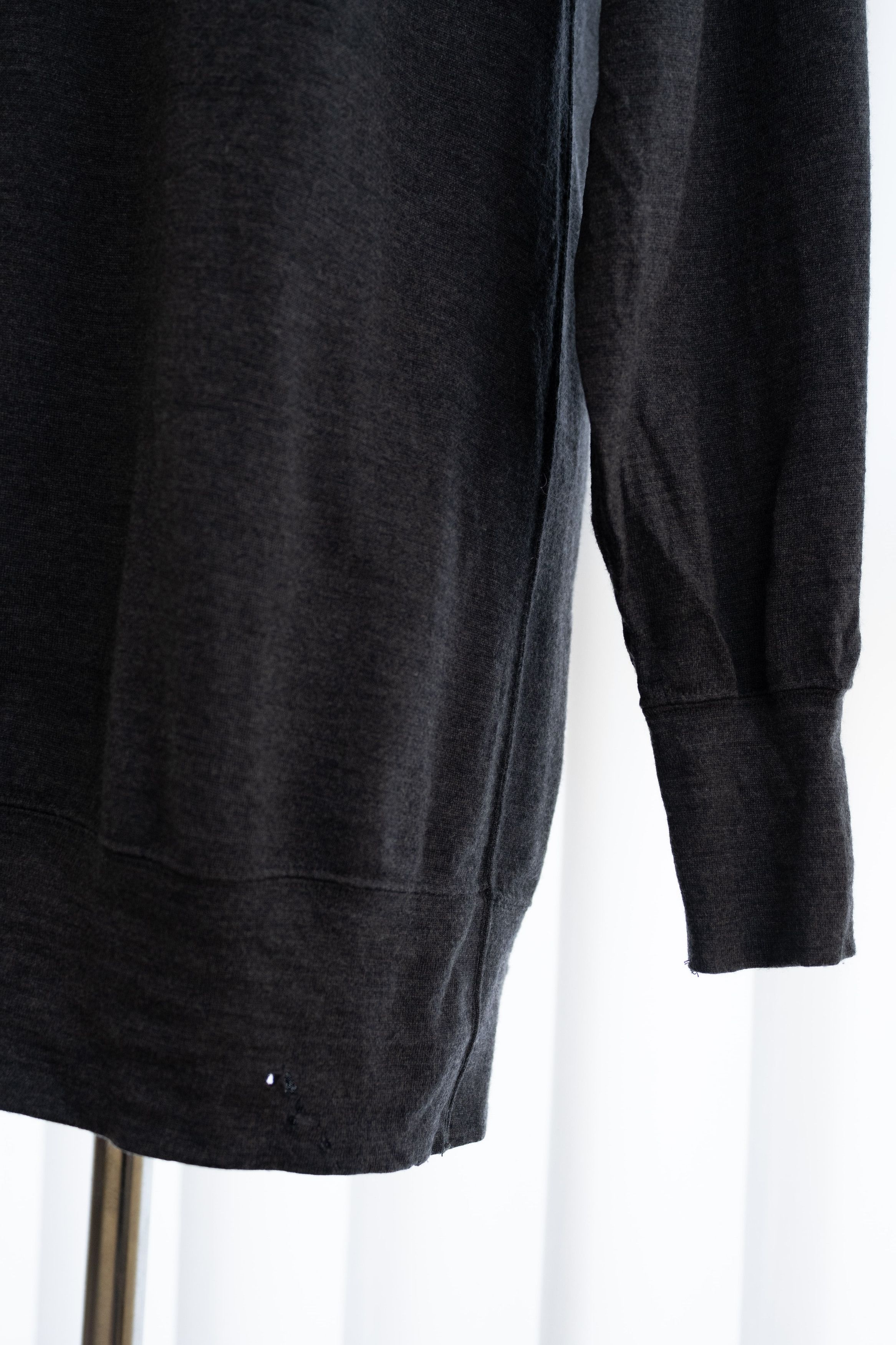 Comme des Garcons Homme 1980s COMME DES GARCONS HOMME DISTRESSED SPELLOUT SWEATSHIRT Size US M / EU 48-50 / 2 - 7 Thumbnail