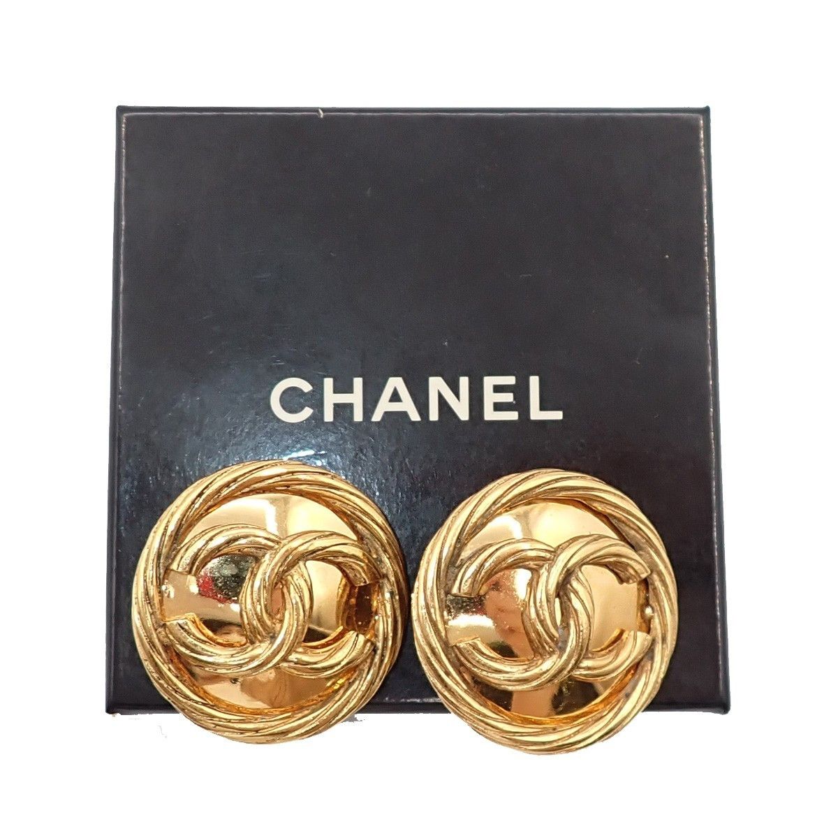Chanel Chanel Vintage Round CC Clip-On Earrings Metal Size ONE SIZE - 1 Thumbnail