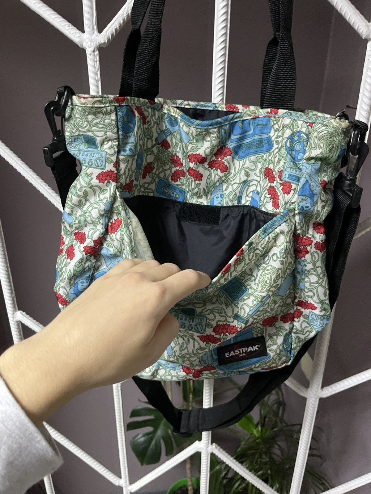 Eastpak Vintage Eastpak USA Japanese Luggage Bag Size ONE SIZE - 4 Thumbnail