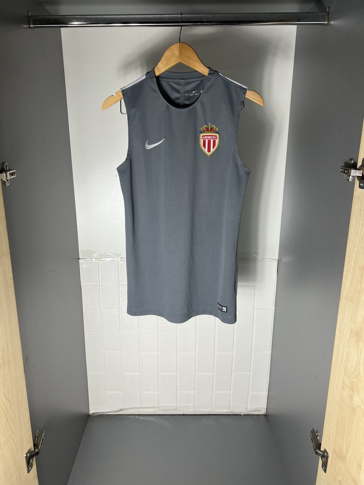 Nike VINTAGE NIKE FC AS MONACO FRANCE RETRO SOCCER JERSEY Y2K 90s Size US S / EU 44-46 / 1 - 11 Thumbnail