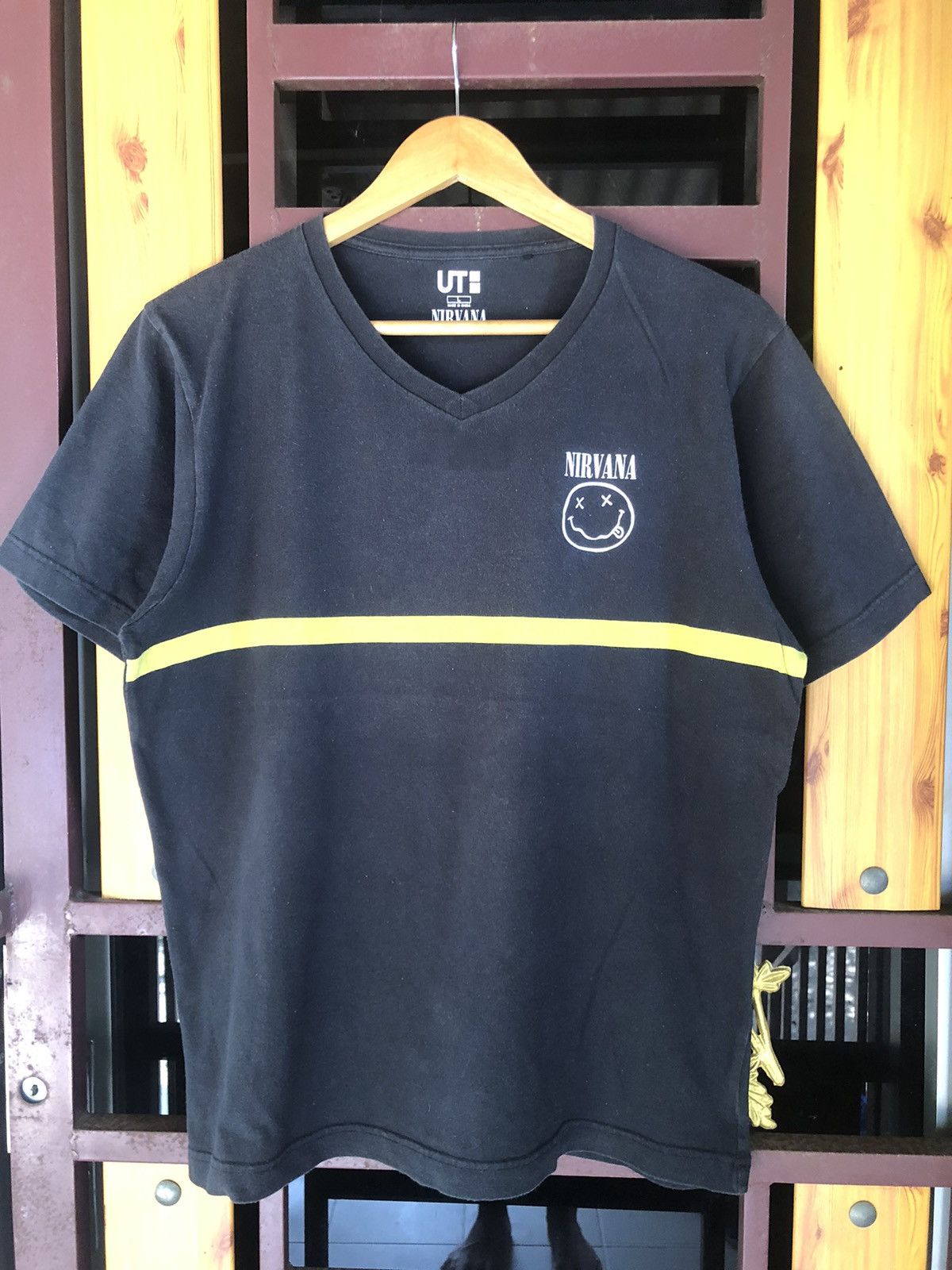 Band Tees UT Uniqlo x Band Nirvana Tshirts Size US L / EU 52-54 / 3 - 1 Thumbnail