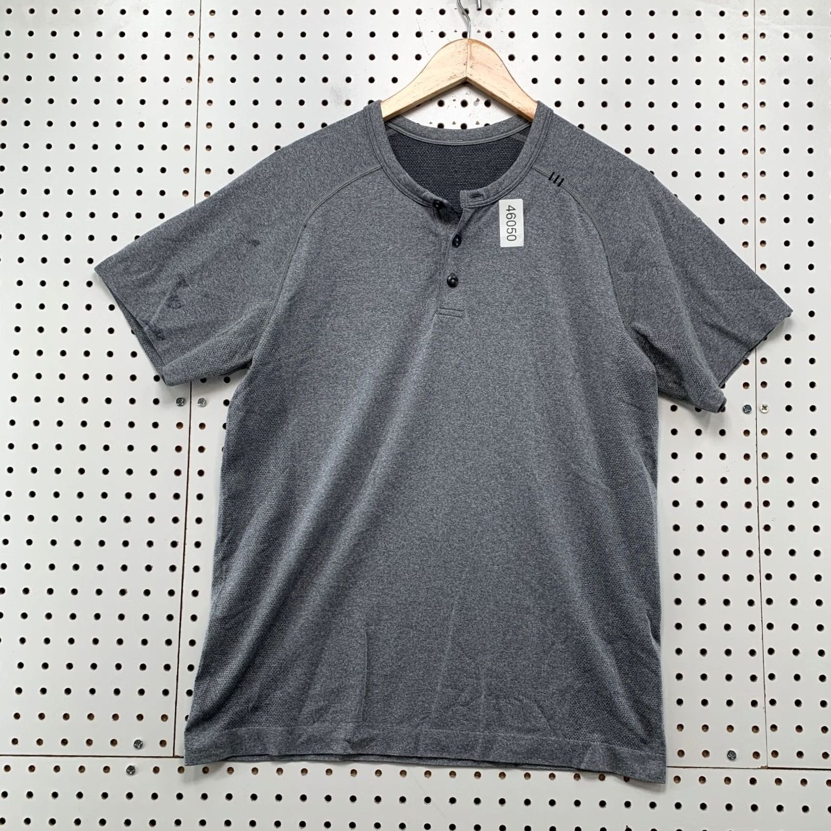 Lululemon Lululemon Active Henley Shirt Mens M Gray Short Sleeve Run Workout Size US M / EU 48-50 / 2 - 2 Thumbnail