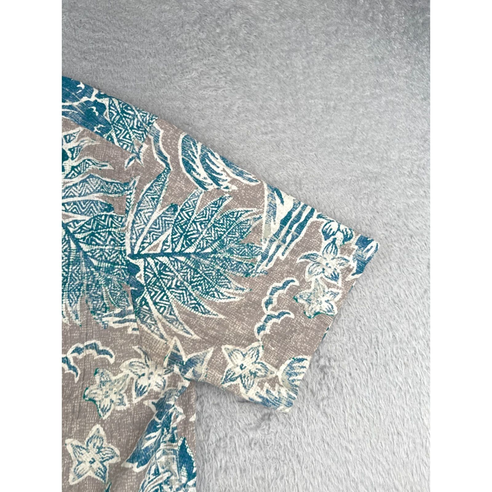 Tommy Bahama Tommy Bahama Shirt Men Large Gray Blue Floral Palm Hawaiian 100% Silk Size US XXL / EU 58 / 5 - 2 Thumbnail