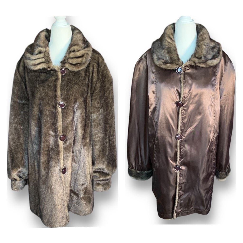 Vintage Vintage Tally-Ho Reversible Faux Fur Button Front Coat Brown Size L / US 10 / IT 46 - 1 Thumbnail