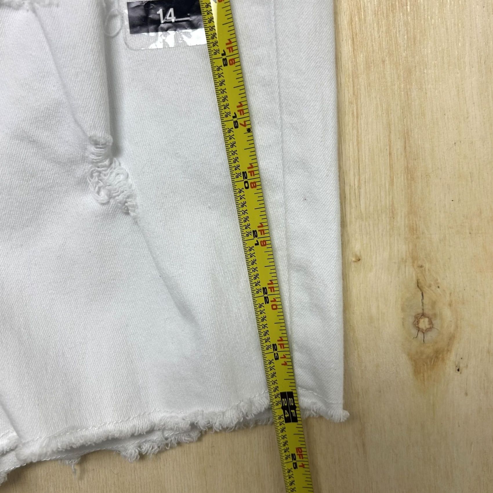 Vintage New York & Company Womens 14 36W White Denim Distressed Bermuda Mya Curvy Shorts Size 36" / US 14 / IT 50 - 5 Thumbnail