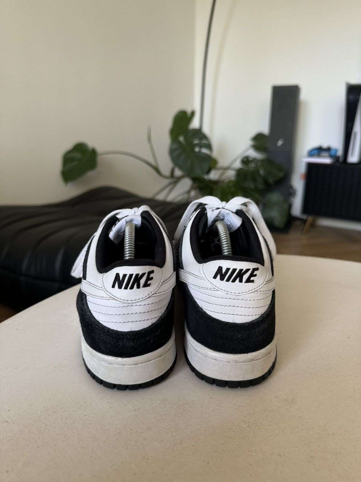 Nike Nike Dunk Low GS Suede Black Sneakers Swoosh Hype Streetwear Size US 6 / IT 36 - 3 Thumbnail