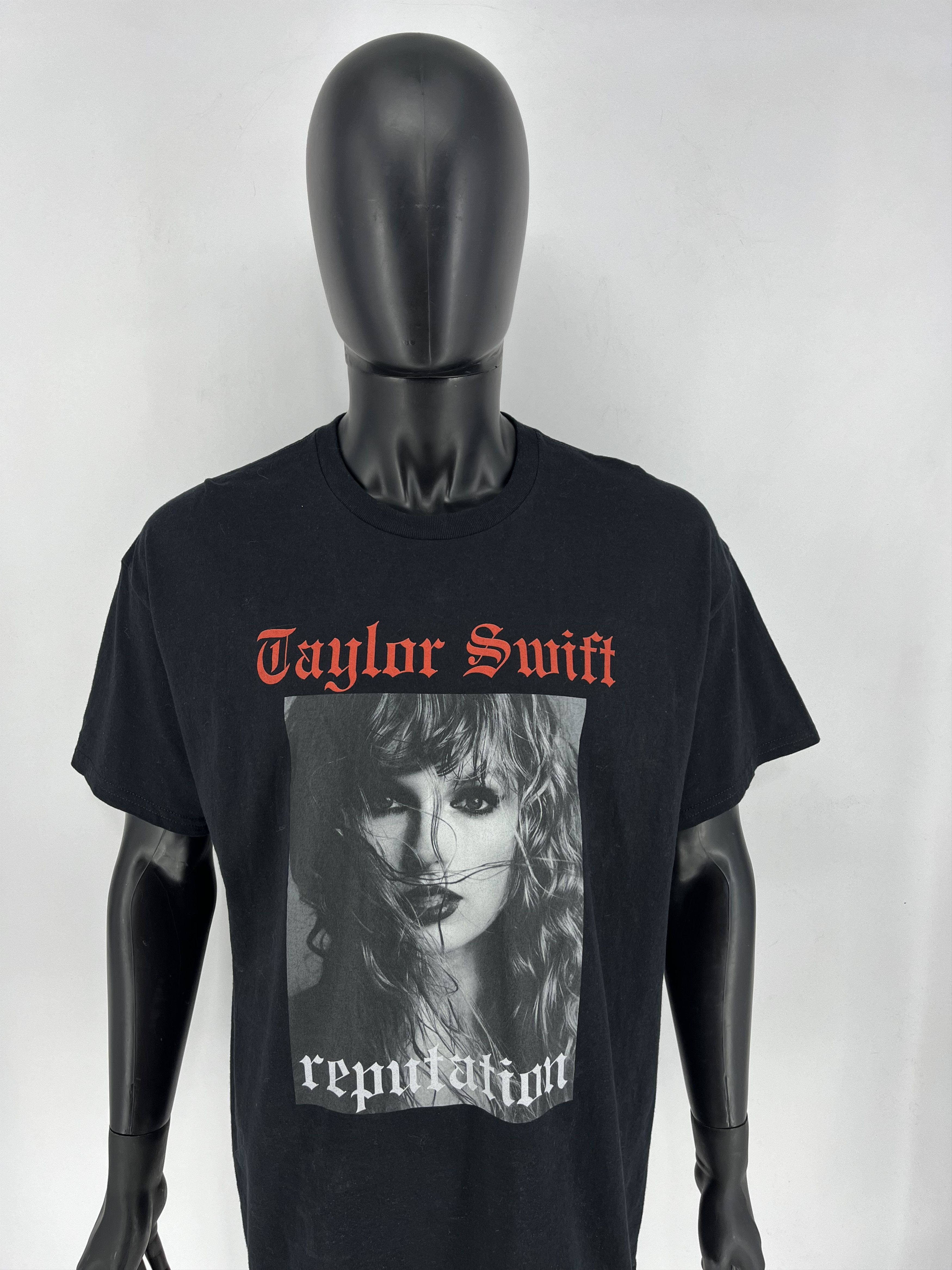 Band Tees Taylor Swift Reputation Stadium Tour T-Shirt Size XLarge Size US XL / EU 56 / 4 - 5 Thumbnail