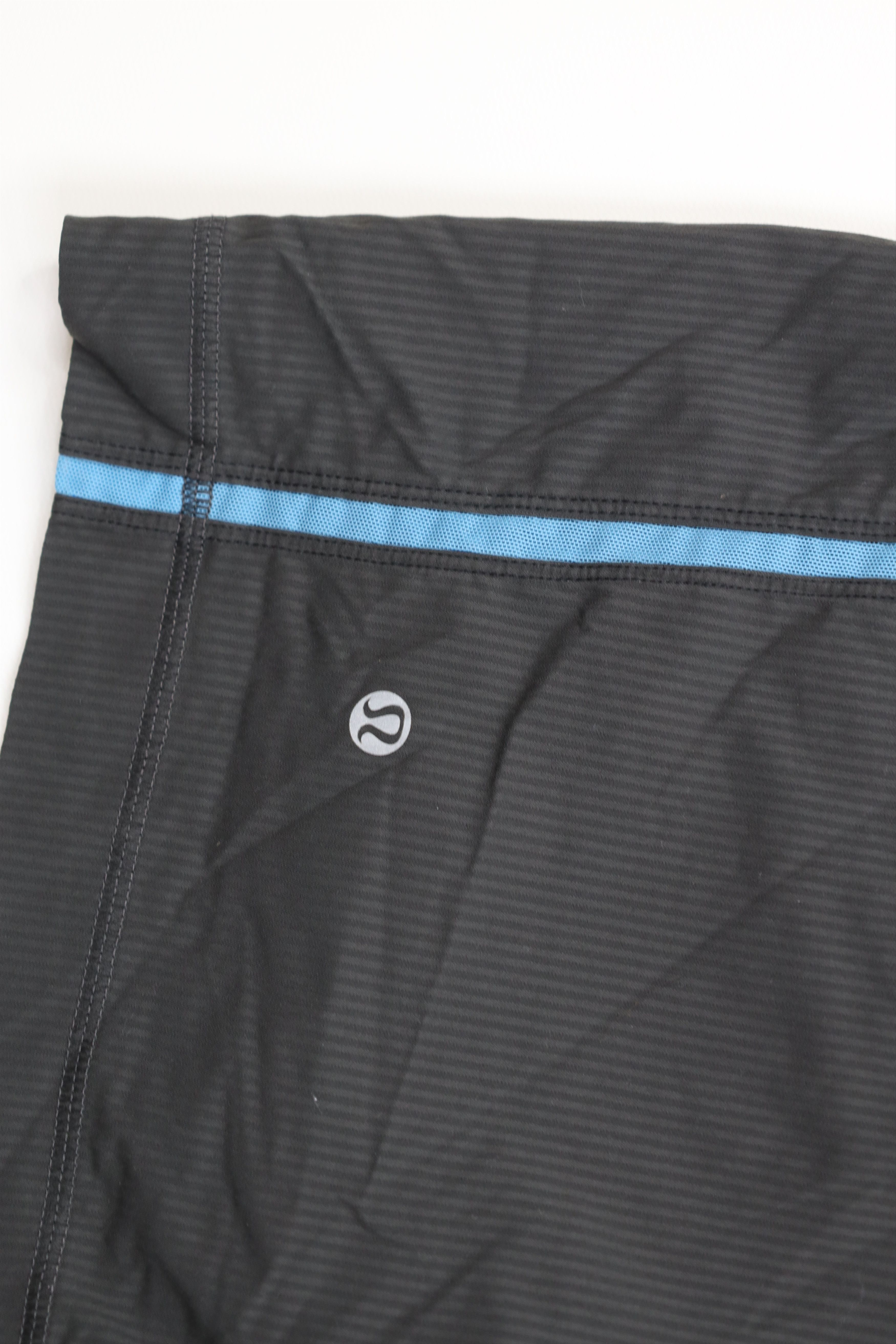 Lululemon Lululemon Lined Gym Yoga Jogging Running Shorts Gray Striped Size US 38 / EU 54 - 11 Thumbnail