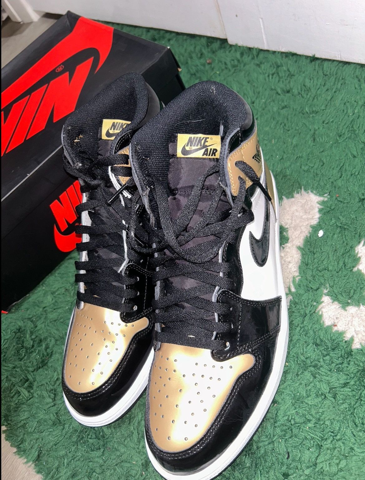 Jordan Brand Size 12 - Air Jordan 1 Retro OG NRG High Gold Toe Preowned Size US 12 / EU 45 - 4 Thumbnail