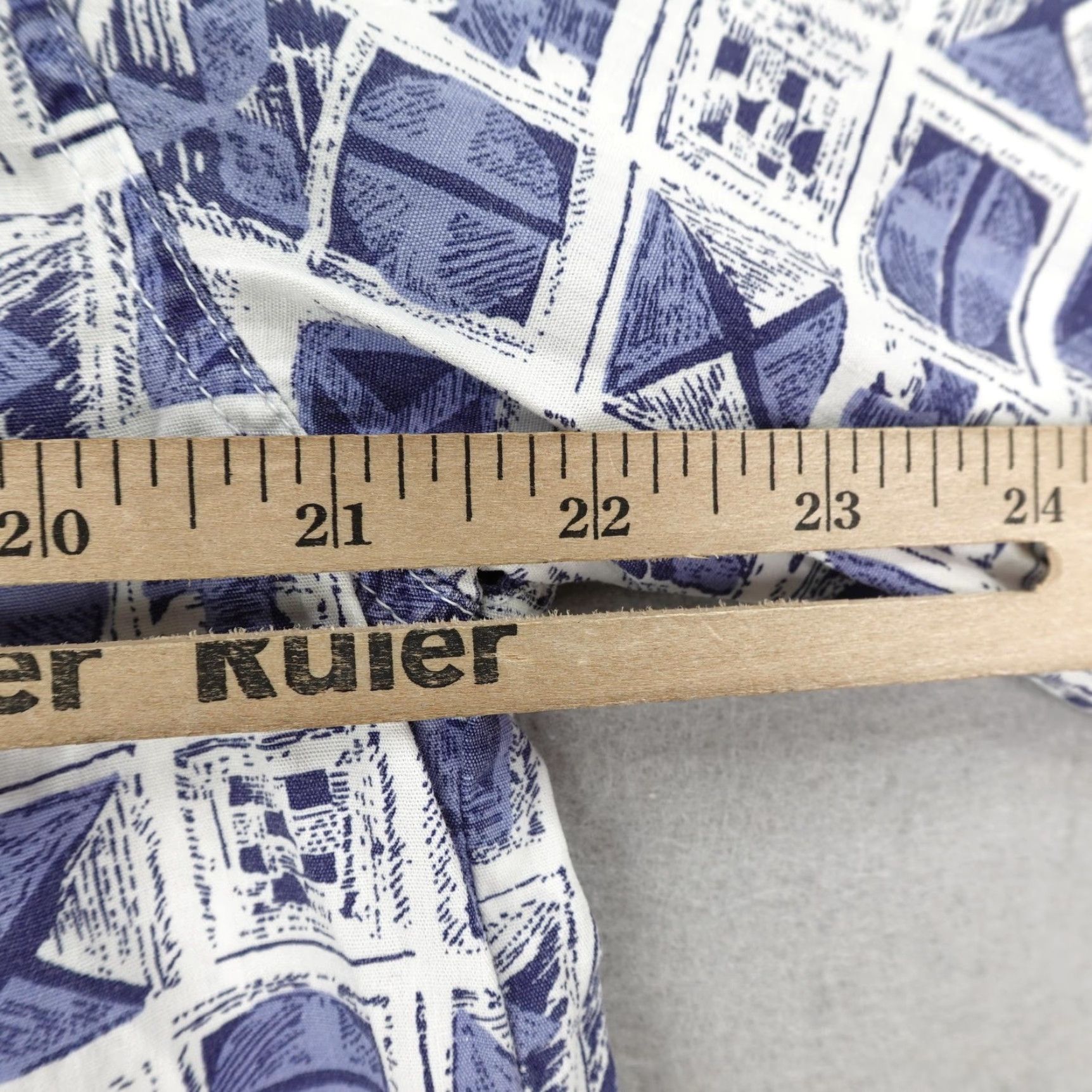 Levi's VINTAGE Levi's Shirt Men Medium Geometric Button-Up 90s Cotton Blue White Classic Casual Mens Siz M Size US M / EU 48-50 / 2 - 7 Thumbnail
