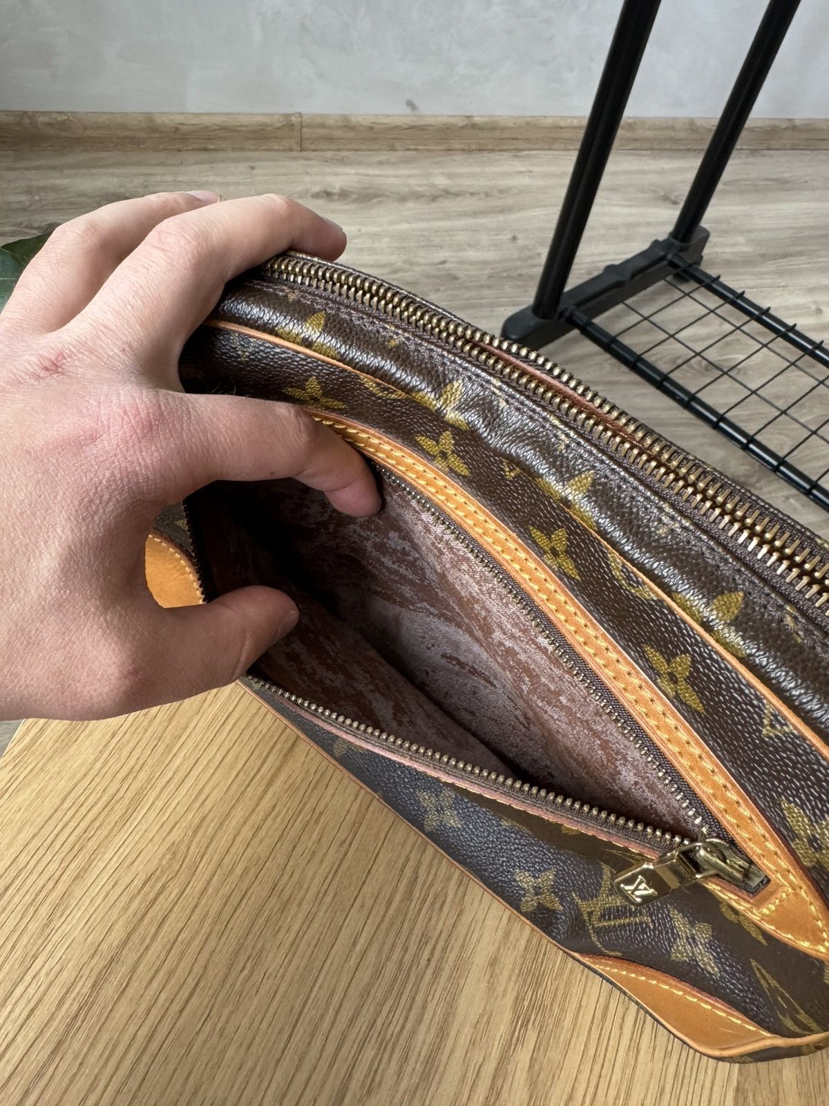 Louis Vuitton Louis Vuitton Brown Monogram Clutch Bag Size ONE SIZE - 12 Thumbnail