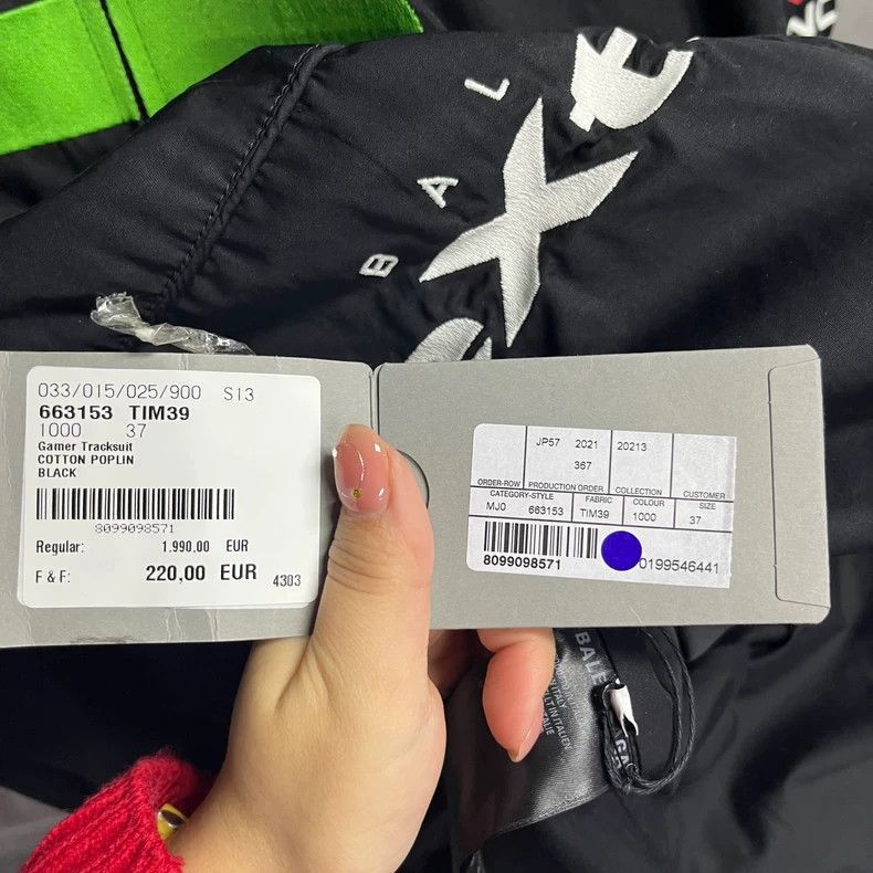 Balenciaga Balenciaga latest black casual letter logo printed stand up Size US S / EU 44-46 / 1 - 4 Thumbnail