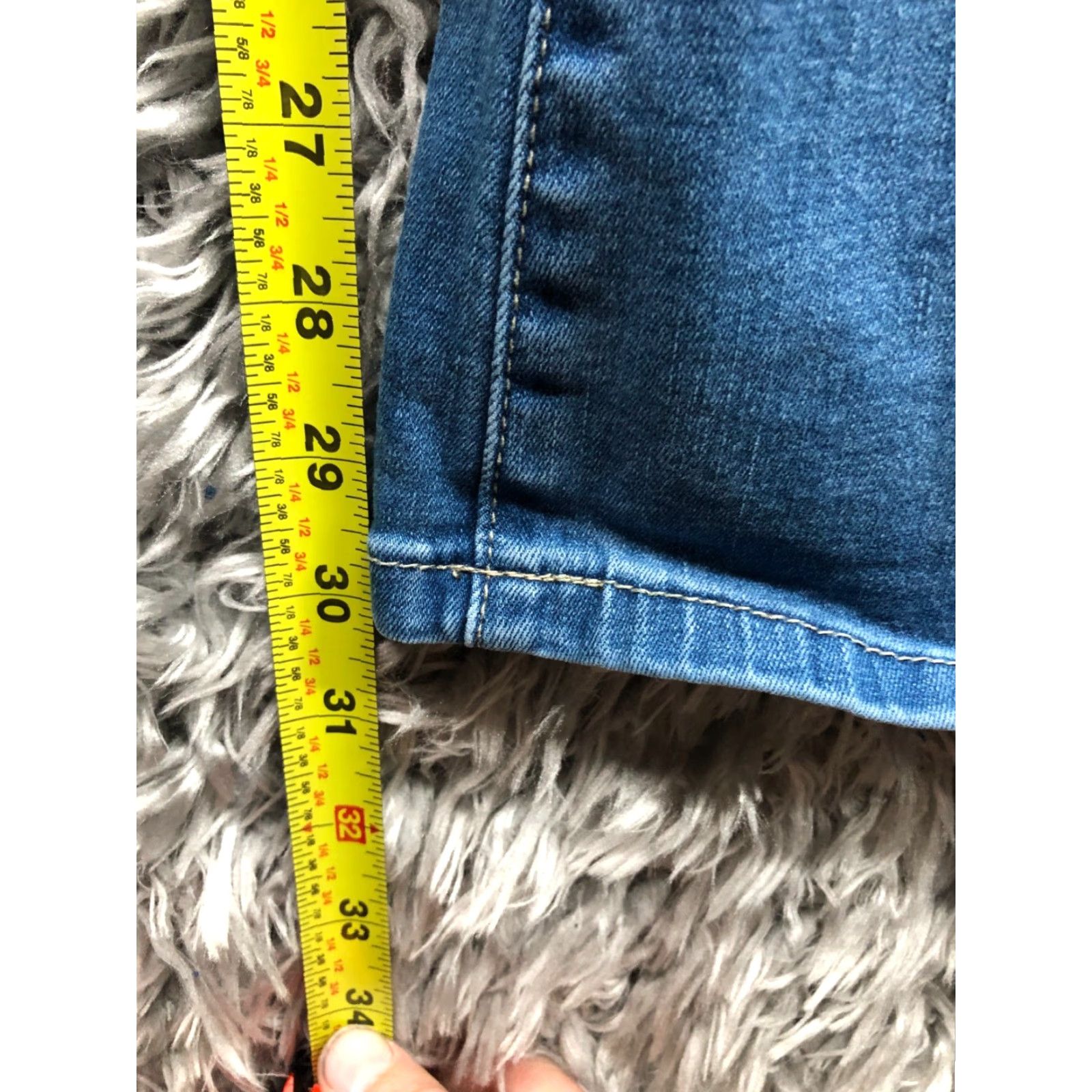 Forever 21 FOREVER 21 Jeans Flared Womens Medium Wash Blue 30 Regular 5-Pocket Denim Cotton Zip Button Belt Loops Inseam 31 Size 30" / US 8 / IT 44 - 3 Thumbnail