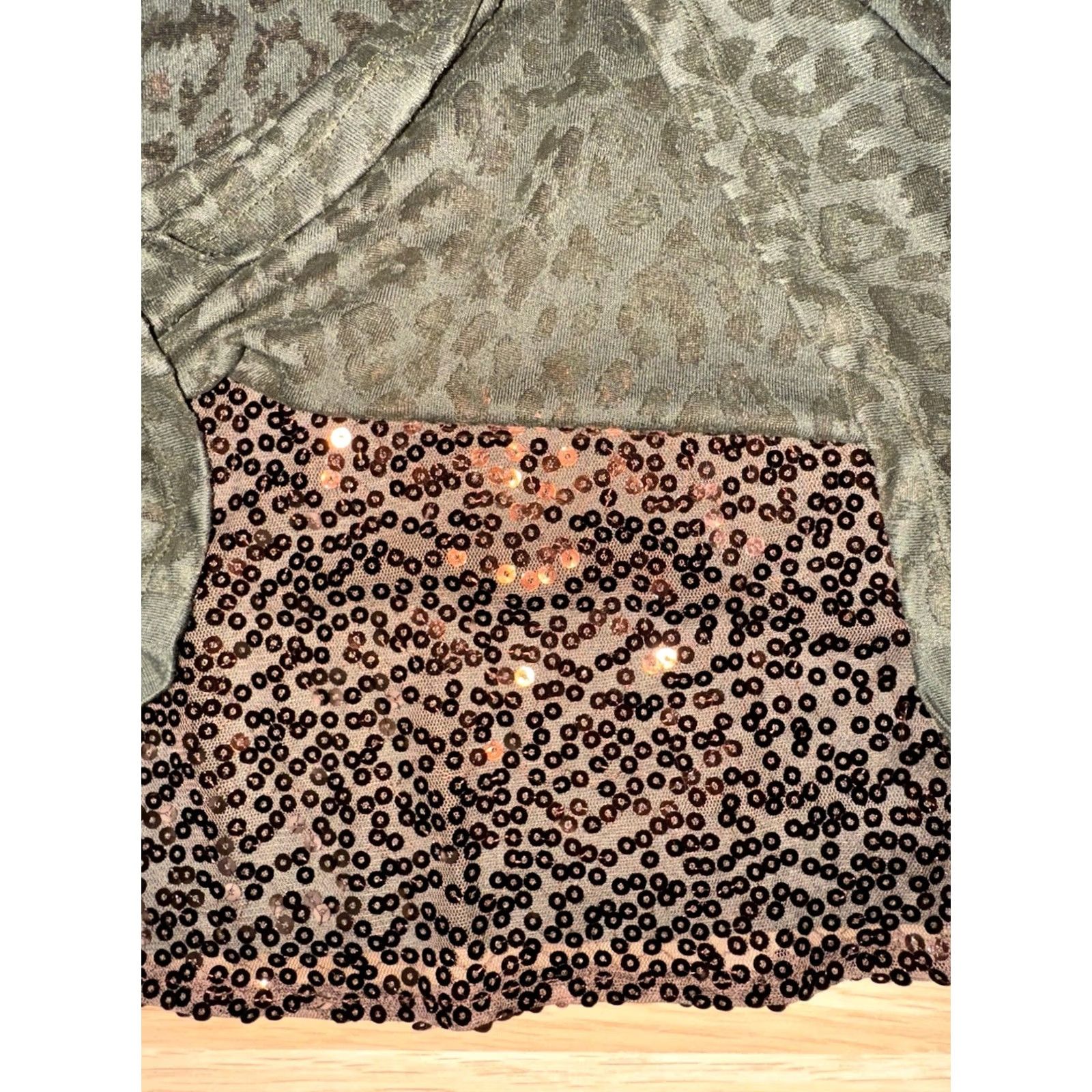 Vintage VINTAGE The Limited Women’s S Dark Green Leopard Sequin Sleeveless Top Size S / US 4 / IT 40 - 3 Thumbnail