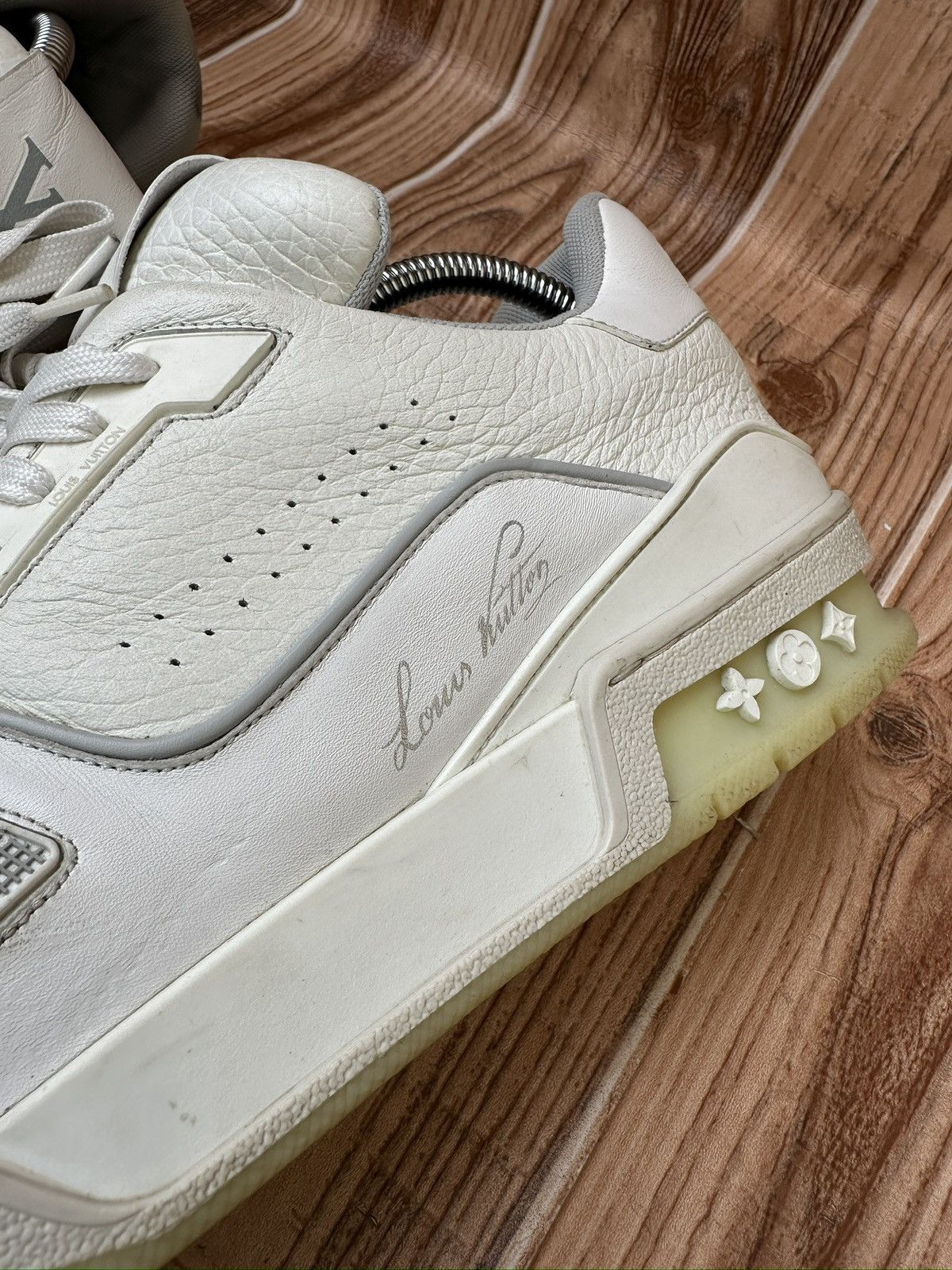 Louis Vuitton Louis Vuitton Trainer Virgil Abloh Grey/White sneaker Size US 12 / EU 45 - 24 Thumbnail