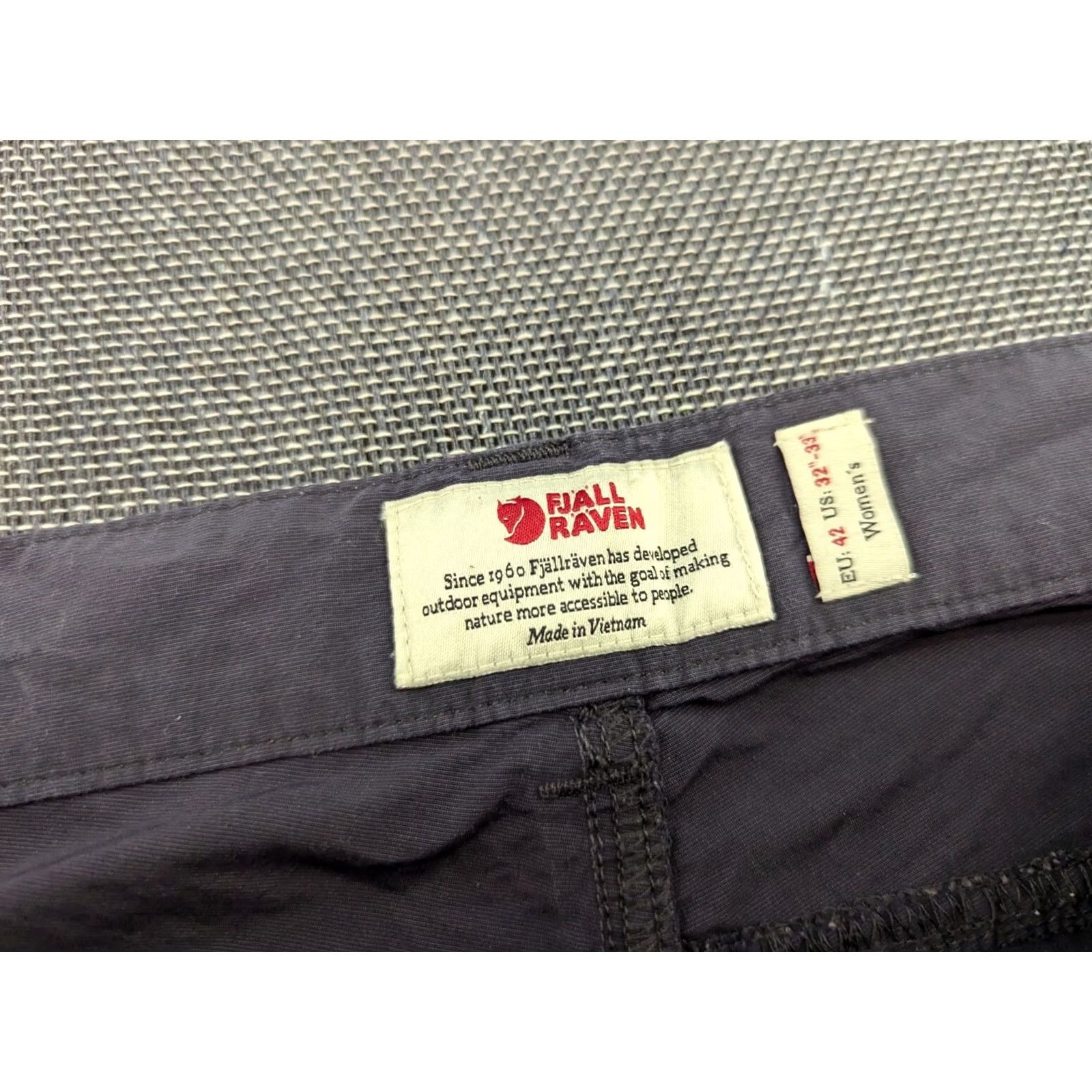 Vintage Fjallraven Womens Outdoor Pants Gray Hiking 35x30 Trousers - Cargo Style, Casual Travel, 35 Waist, 30 Inseam, Regular, Womens, Gray Size 24" / US 00 / IT 34 - 4 Thumbnail