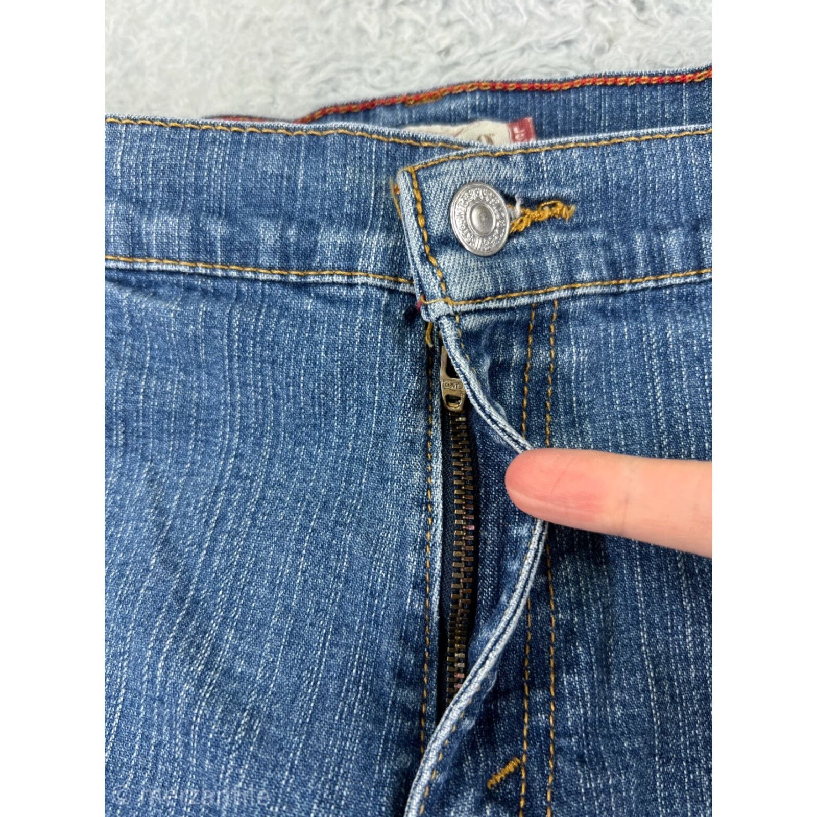 Levi's Levi's Women's Jeans Bootcut Medium Wash Blue Cotton Blend 12 Relaxed Fit 550 Model Authentic Size 34" / US 12 / IT 48 - 6 Thumbnail