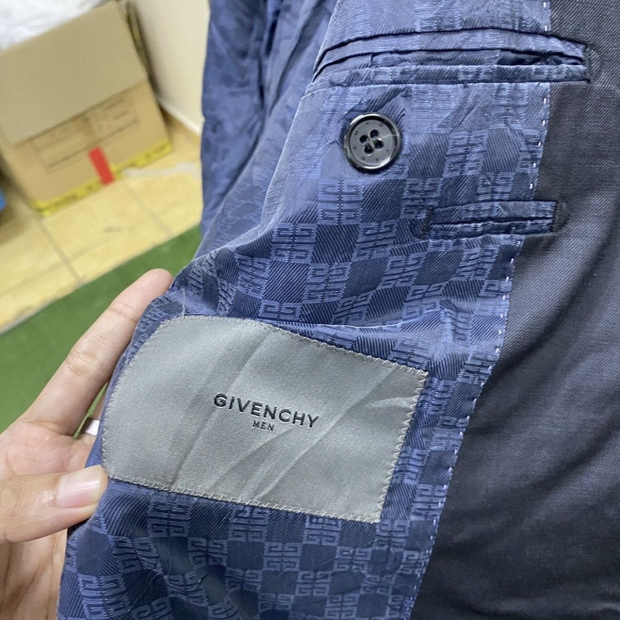 Givenchy Vintage Givenchy Men Monogram Lining Two Button Minimalist Size 40R - 11 Thumbnail