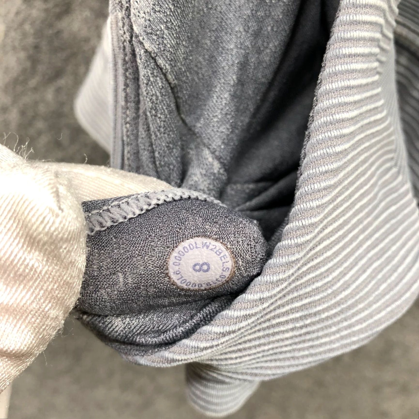 Lululemon Lululemon Bob And Weave Bra Womens Size 8 Gray Luxstreme Training Gym Workout Sports Bra Size ONE SIZE - 5 Thumbnail
