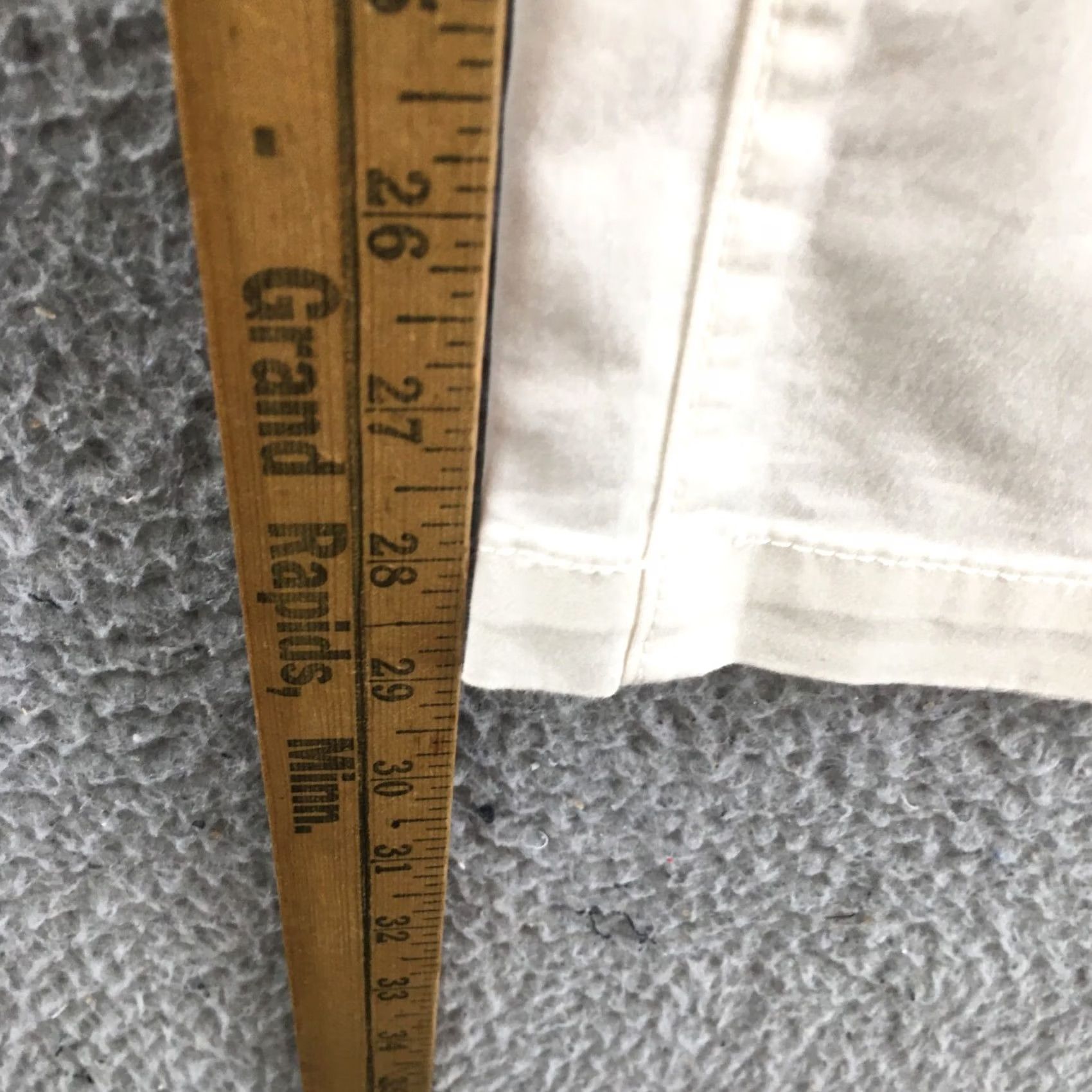H&M H&M Relaxed Fit Jogger Pants Womens XL Beige Cotton Blend Hi-Rise Flats Front Pockets Regular Inseam 29 Pants Casual Womens Size 40" / US 18 - 7 Thumbnail