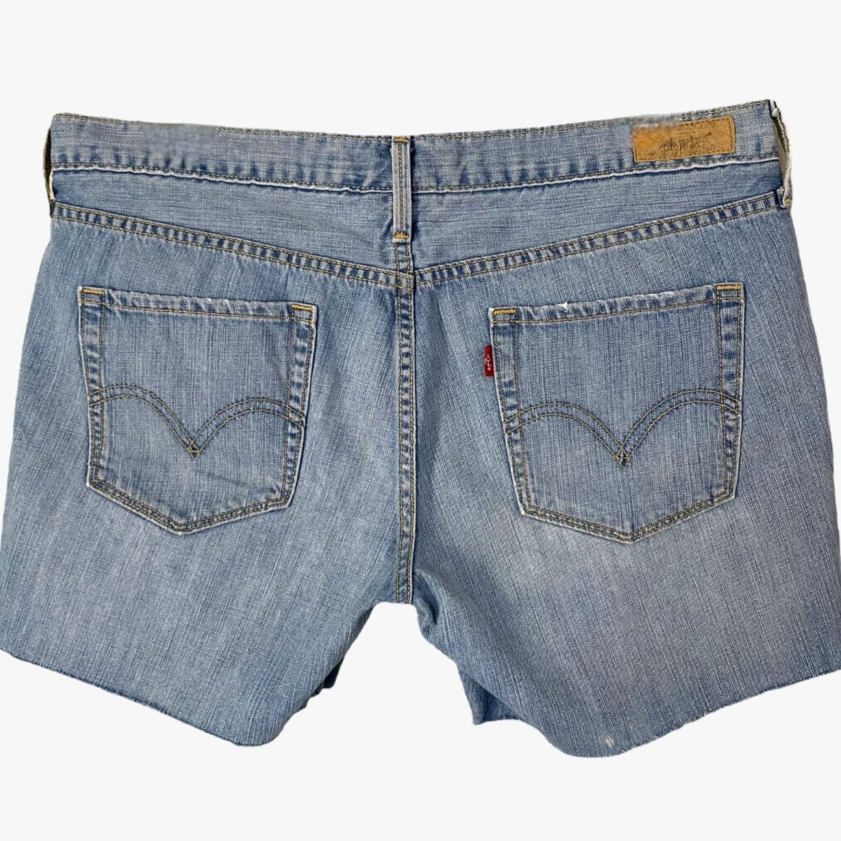 Levi's Levi's Boyfriend Jeans Shorts Womens 10 Blue Light Wash Raw-Hem Denim Shorts Size 32" / US 10 / IT 46 - 3 Thumbnail
