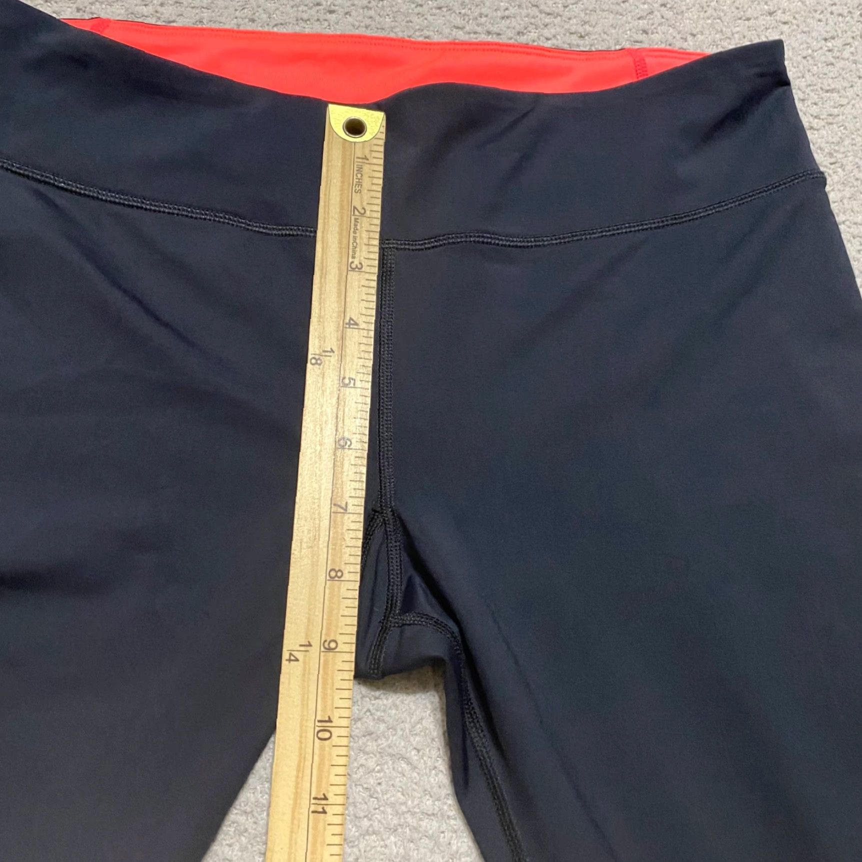Under Armour Under Armour Womens Pants Medium Black Capri Cropped Yoga Gym Activewear Regular M Black Nylon Spandex Pockets Heatgear 90s? Size 32" / US 10 / IT 46 - 7 Thumbnail