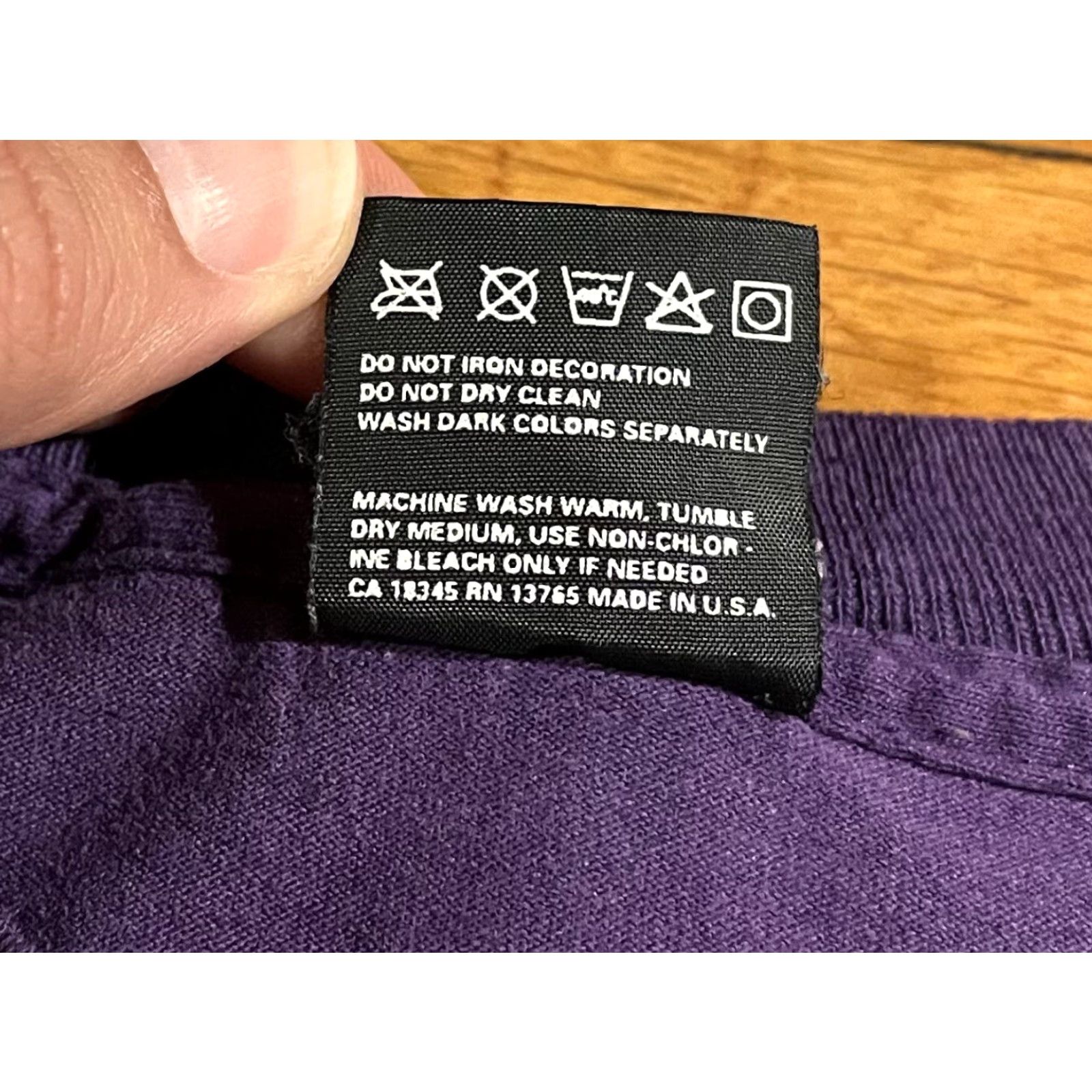 Fruit Of The Loom VINTAGE New York Twin Towers NYC Shirt Men’s Large Purple Single Stitch 90s Brand Fruit of the Loom Shirt Men L Purple 90s NYC Vintage Mens Size US L / EU 52-54 / 3 - 7 Thumbnail