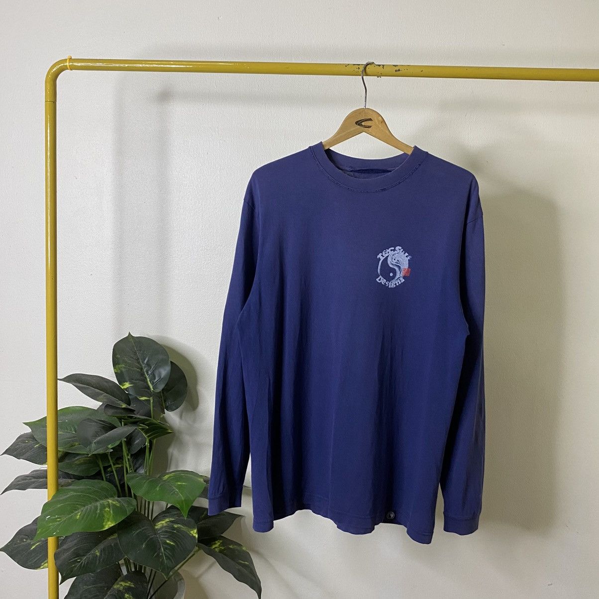 Vintage 1990s T&C Surf Designs Faded LS T Shirt Size US L / EU 52-54 / 3 - 4 Thumbnail