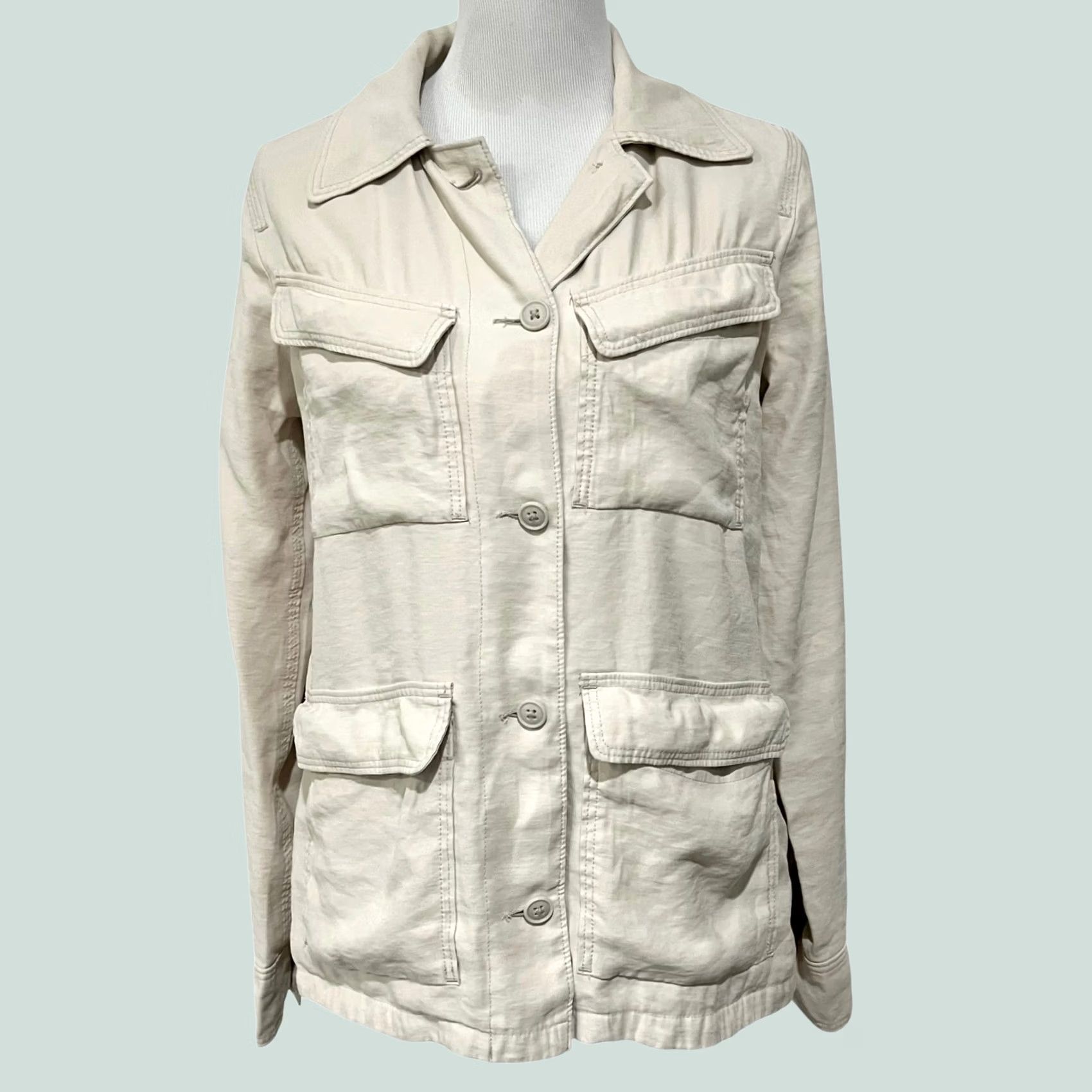 Abercrombie & Fitch Abercrombie & Fitch Utility Shirt Jacket Top Beige Pockets Button Up Women’s S Jacket Adult Womens Utility Style Cargo Safari Outdoor Neutral 90s? Size S / US 4 / IT 40 - 1 Thumbnail