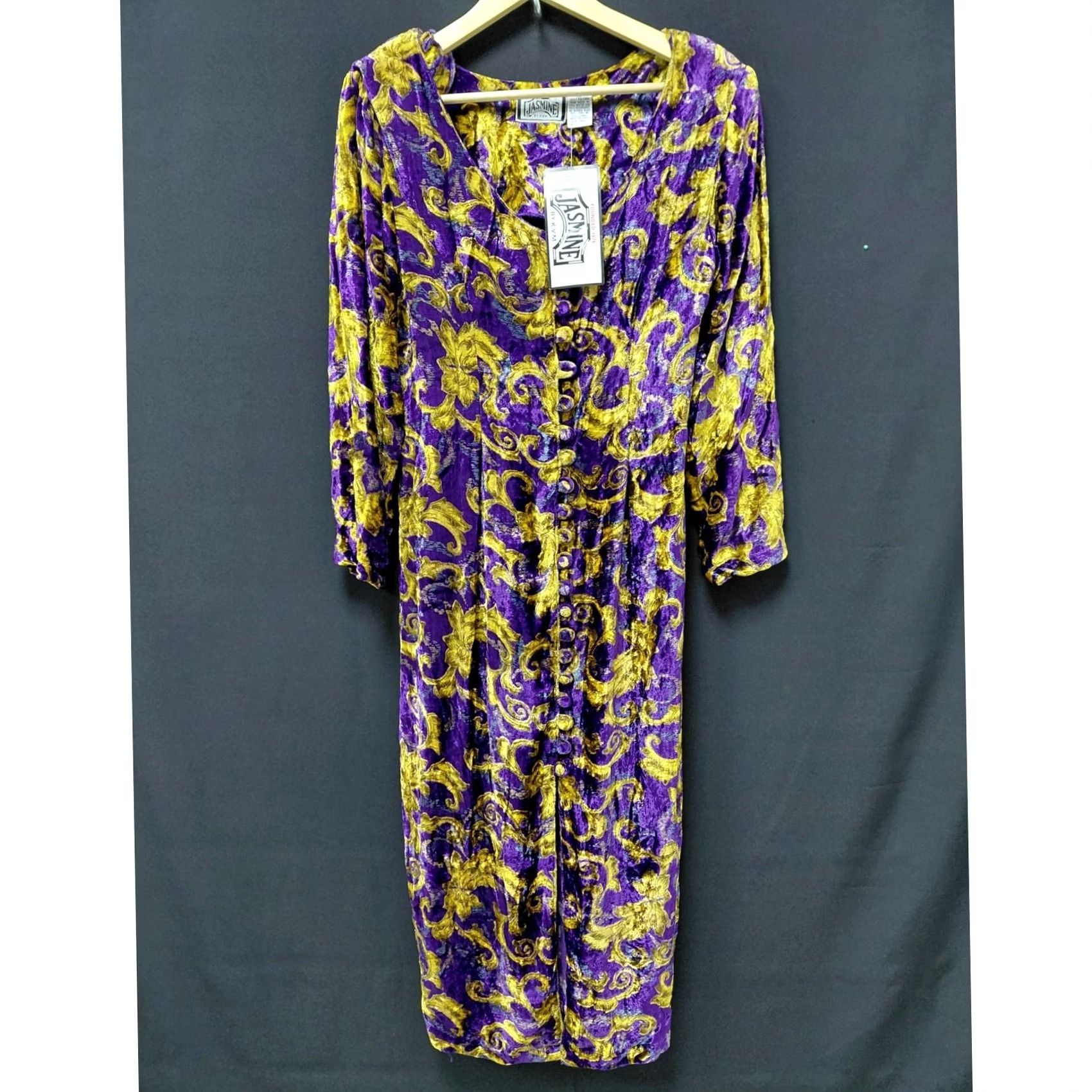 Velvet VINTAGE? No. Jasmine by KVM Purple Velvet Baroque Midi Dress M Purple Bohemian Baroque Buttons 3/4 Sleeve V-Neck Made in India Size M / US 6-8 / IT 42-44 - 2 Thumbnail