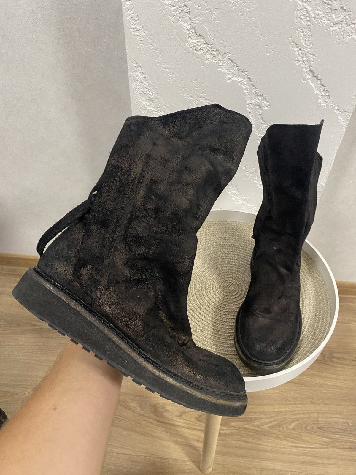 cinzia araiaブラックスエードショートブーツ Cinzia Araia | Grailed