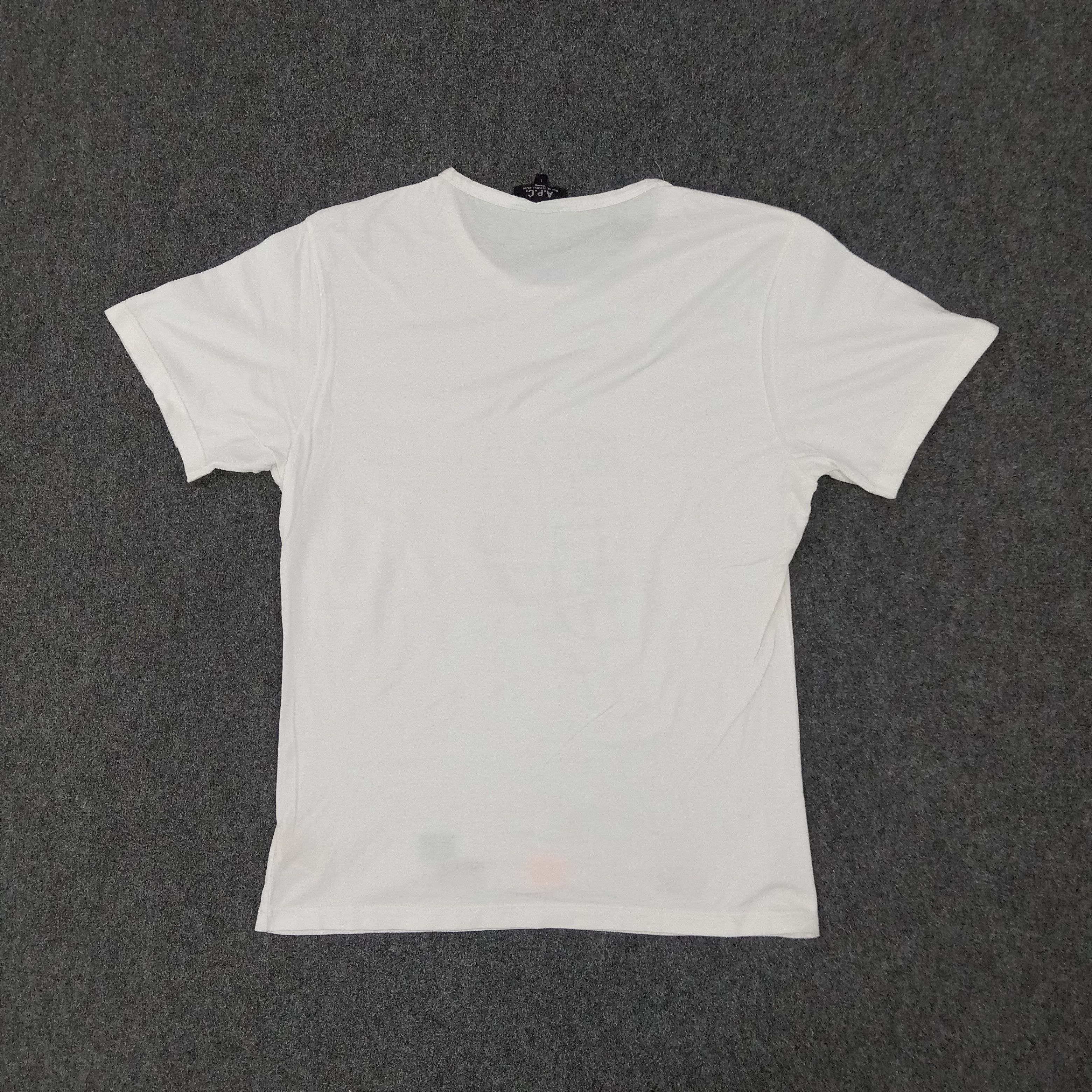 A.P.C. A.P.C Japanese Brand Art Work Tshirt Size US M / EU 48-50 / 2 - 5 Thumbnail