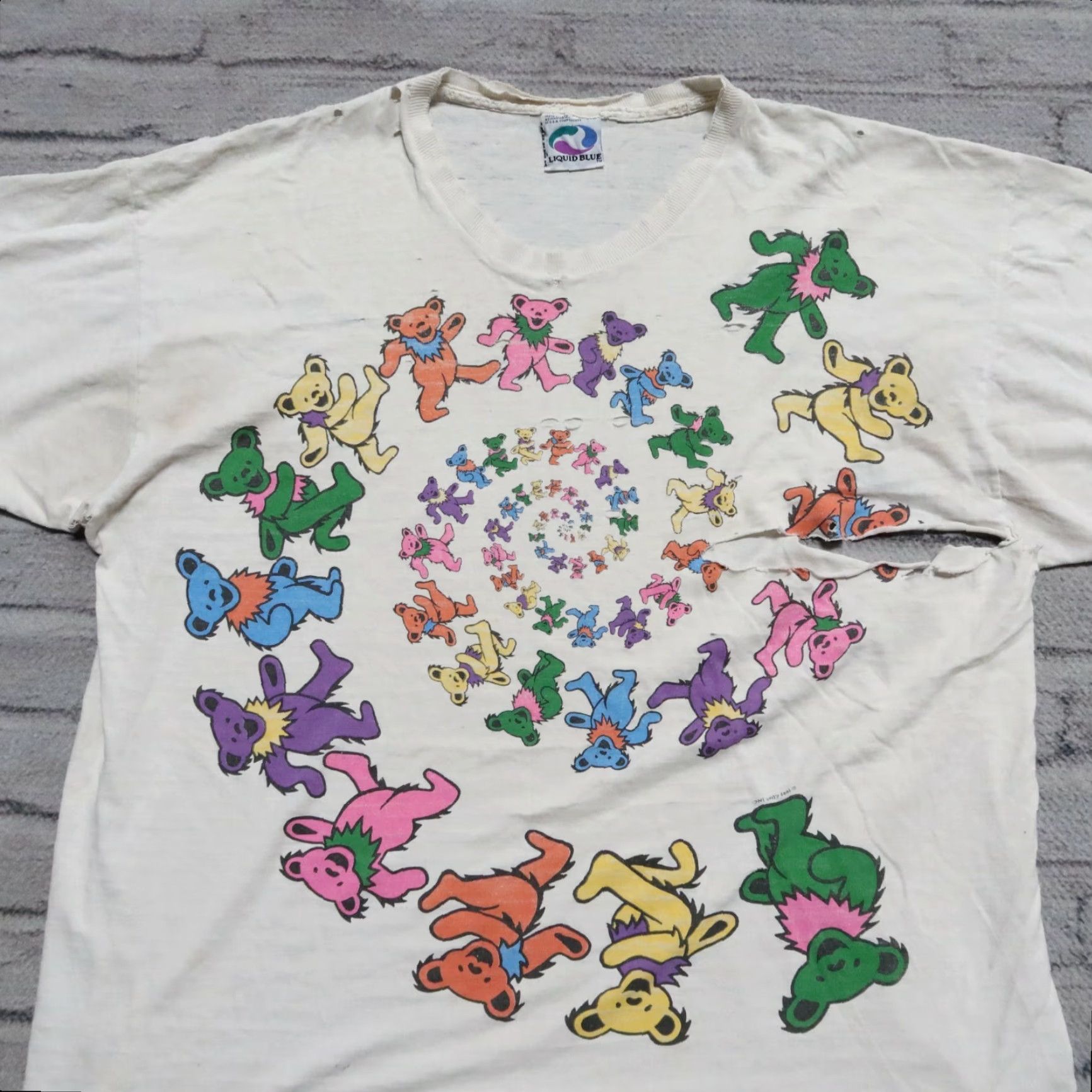 Liquid Blue VINTAGE Grateful Dead Shirt 90s Spiral Bears Liquid Blue XL White Mens Shirt 90s Grateful Dead Spiral Bears Liquid Blue XL White Vintage Mens Shirt Size US XL / EU 56 / 4 - 2 Thumbnail