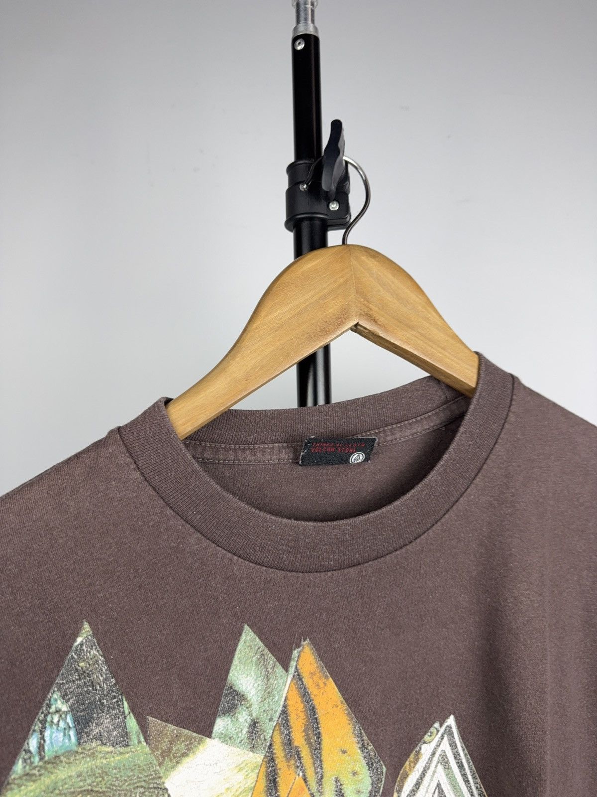 Volcom Vintage 90s Volcom Abstract Graphic T-Shirt Brown Skate Surf Size US S / EU 44-46 / 1 - 5 Thumbnail
