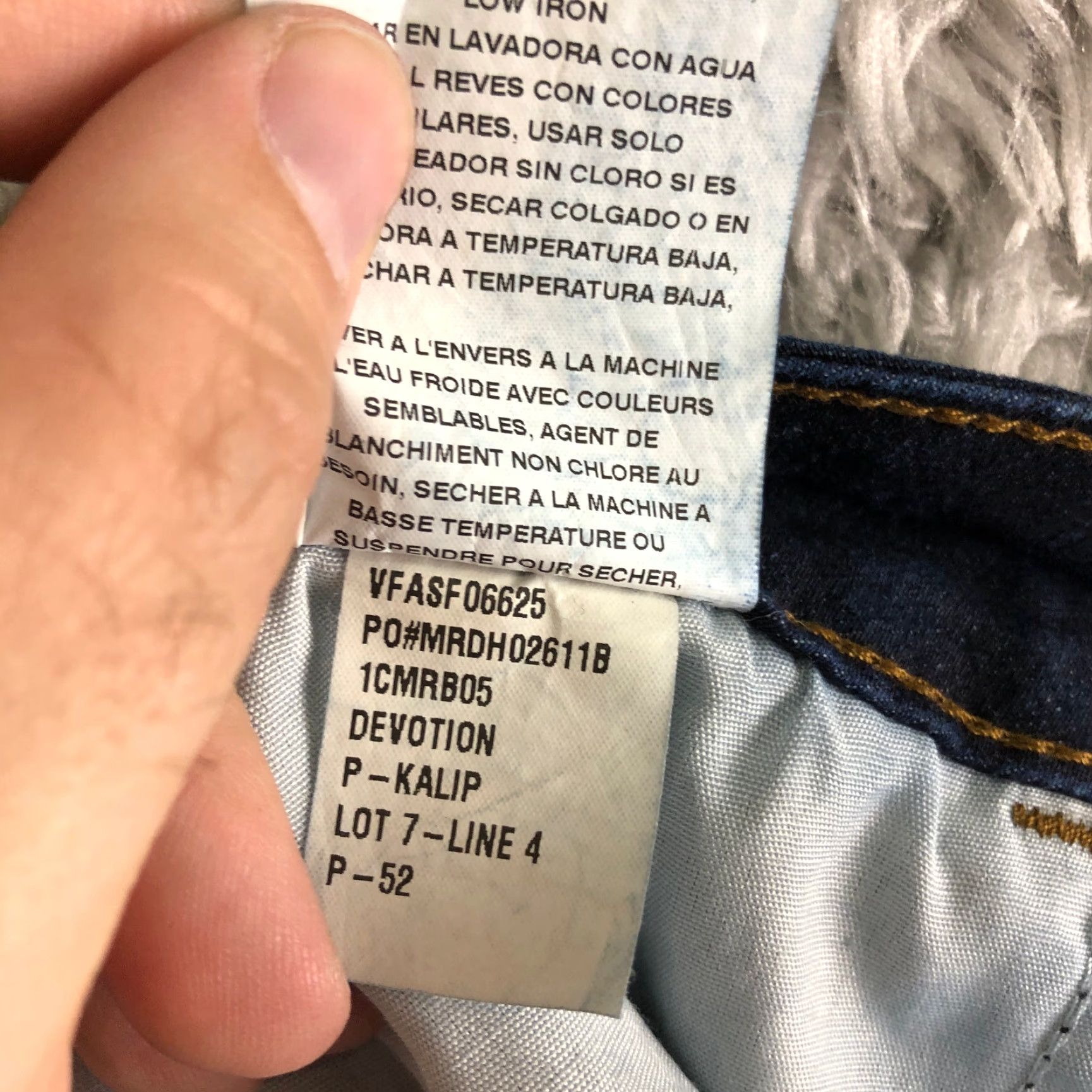 Lee LEE Womens Plus Size 22 Bermuda Blue Denim Jean Shorts Mid Rise Medium Wash Casual Fashion Womens Jeans Shorts Size 40" / US 18 - 8 Thumbnail
