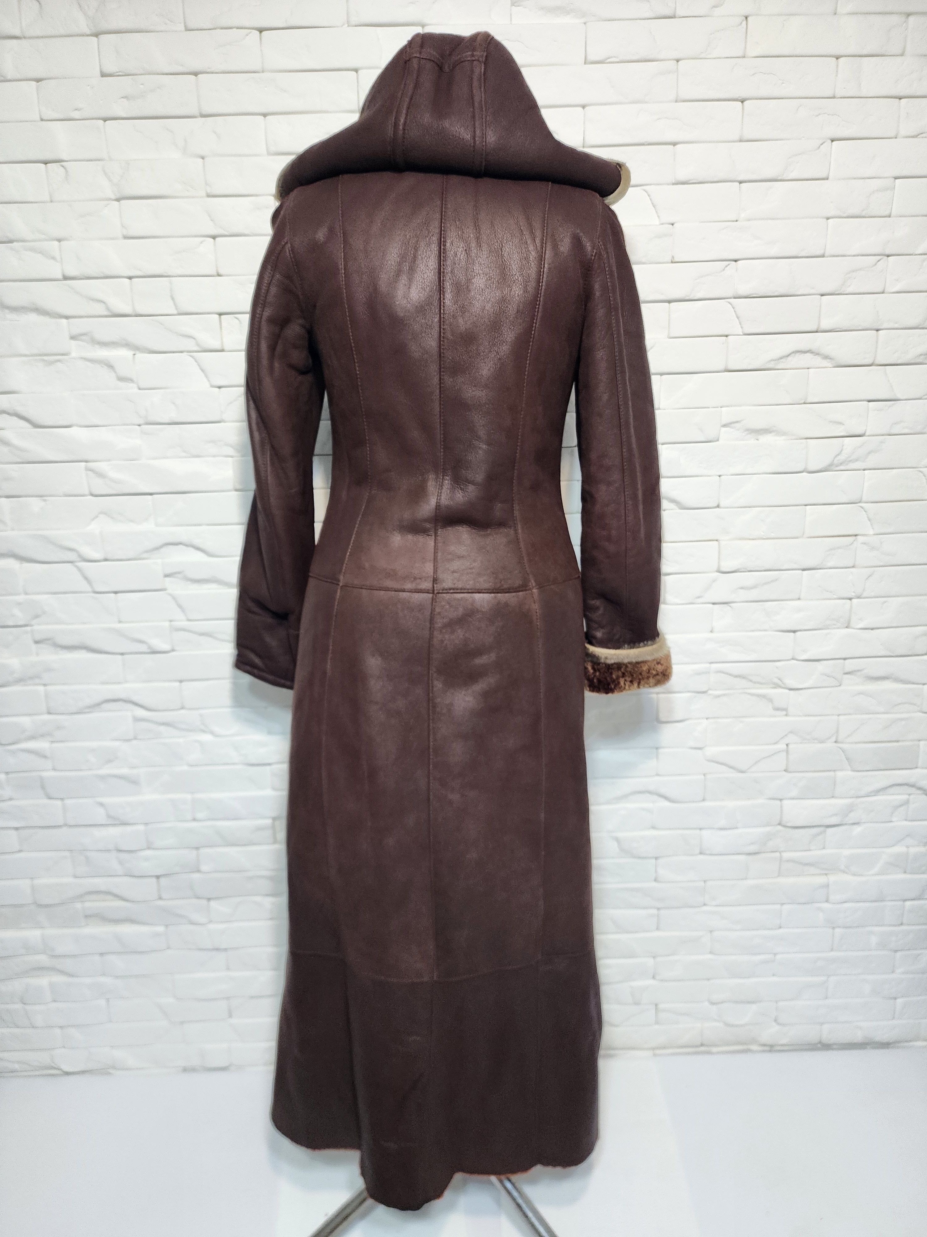 Uniqlo Women's Brown Sheepskin Coat: Genuine Fur Hood Size M / US 6-8 / IT 42-44 - 5 Thumbnail