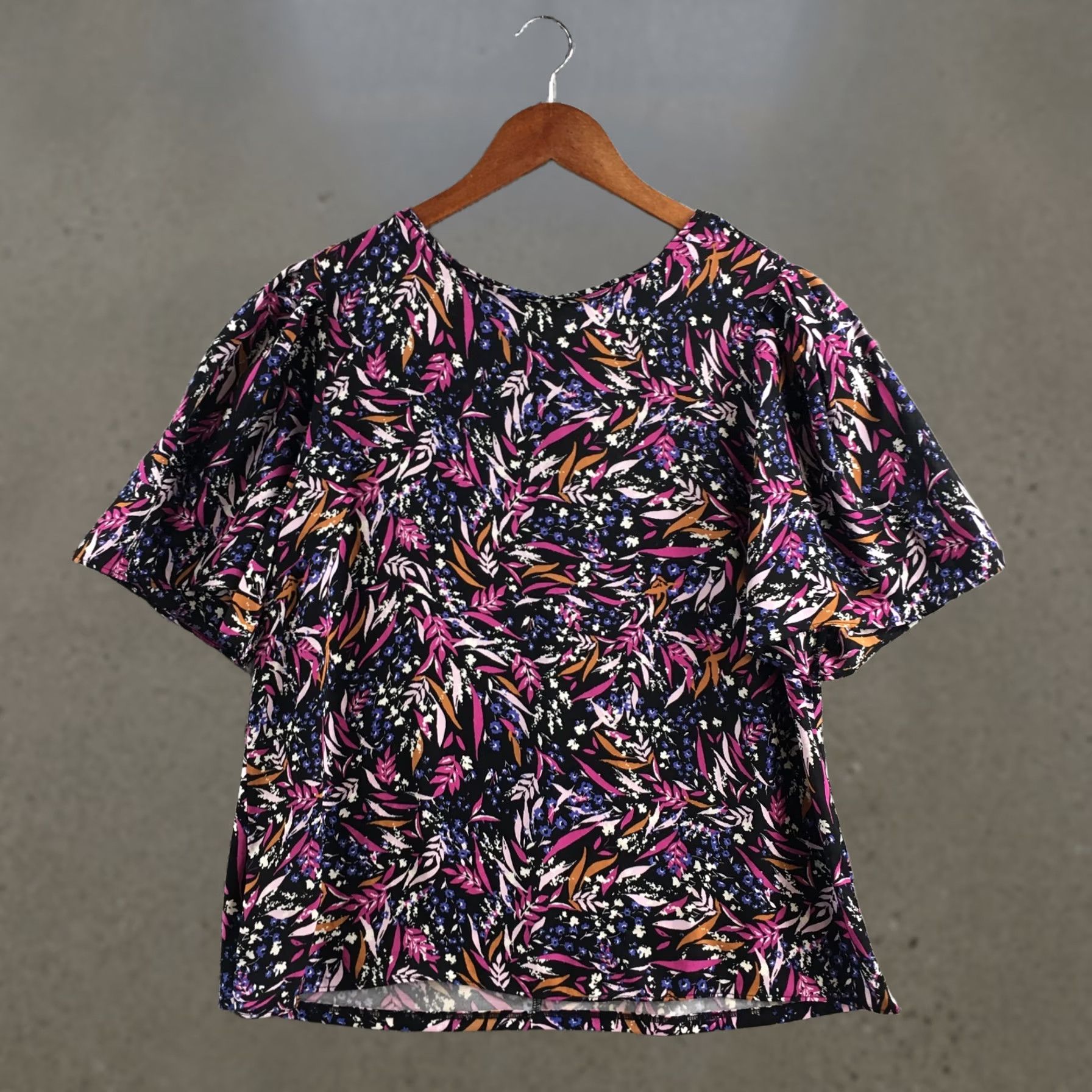 Ann Taylor Ann Taylor Factory Blouse Womens Medium Multicolor Short Sleeve Round Neck Top Shirt Size M / US 6-8 / IT 42-44 - 1 Thumbnail