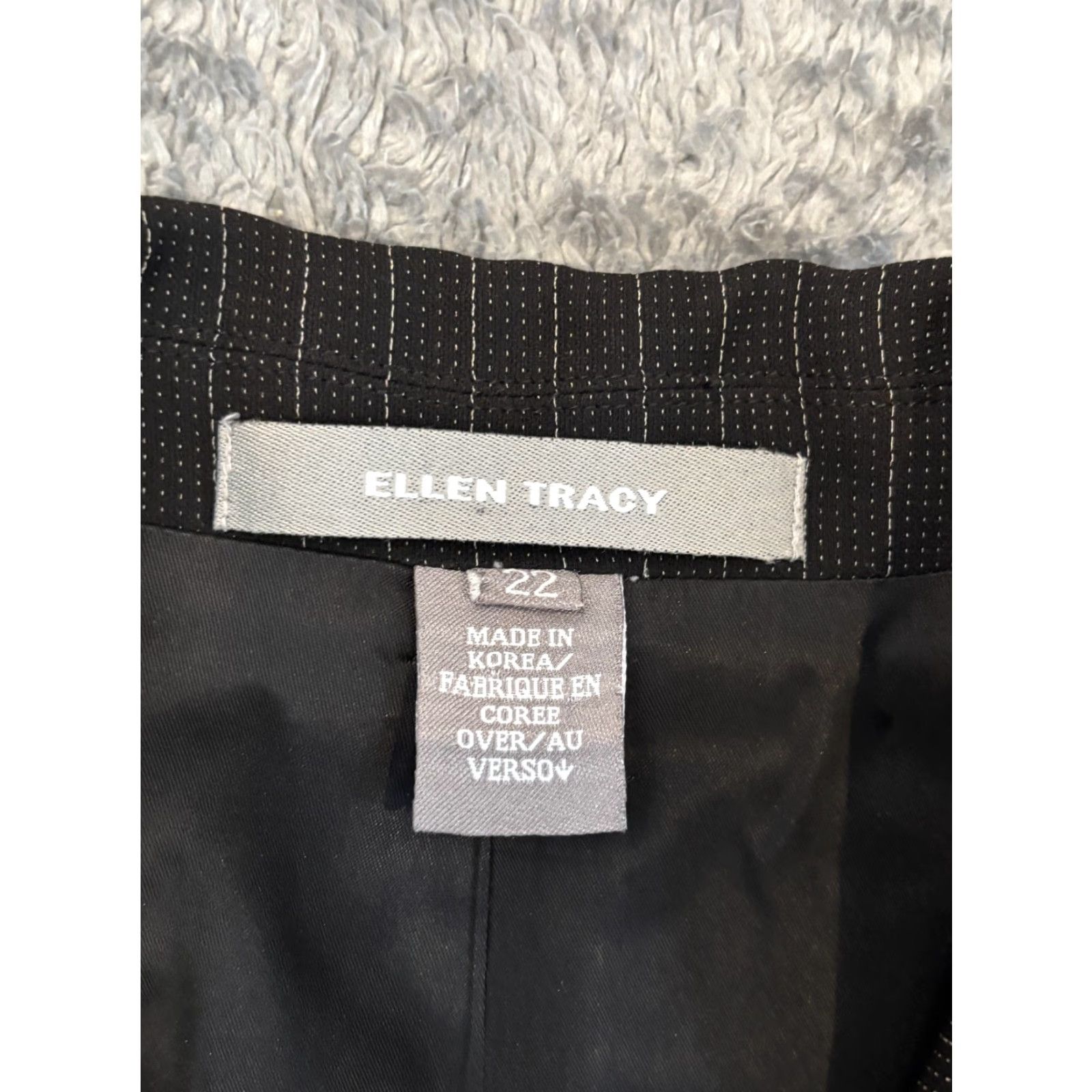 Ellen Tracy VINTAGE? No. Ellen Tracy Blazer Jacket Women 22 Black Pinstripe Button Career Office Size 3XL / US 20-22 - 2 Thumbnail