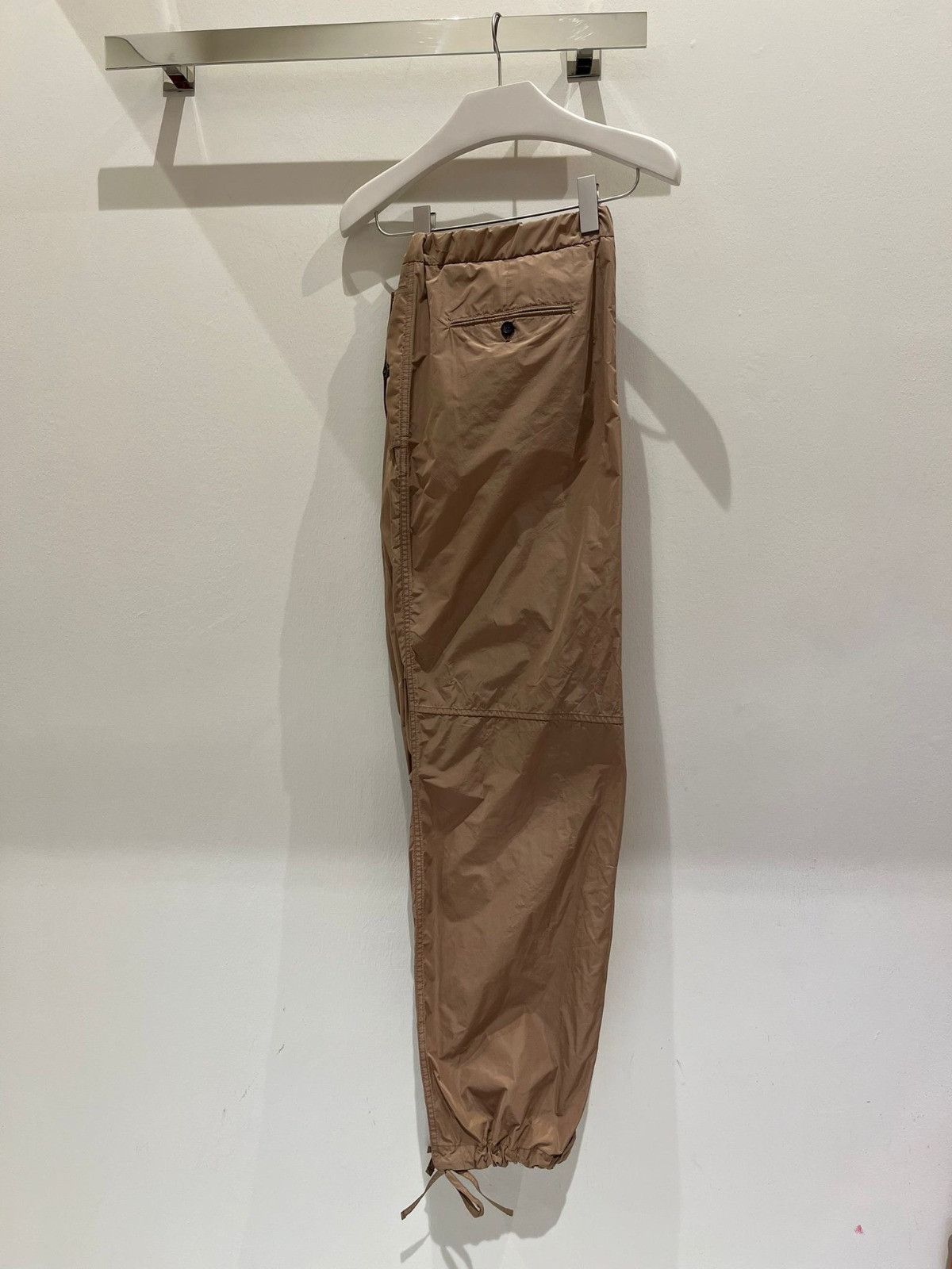 Salvatore Ferragamo o1s1rm1224 Trouser in Beige Size US 30 / EU 46 - 1 Preview