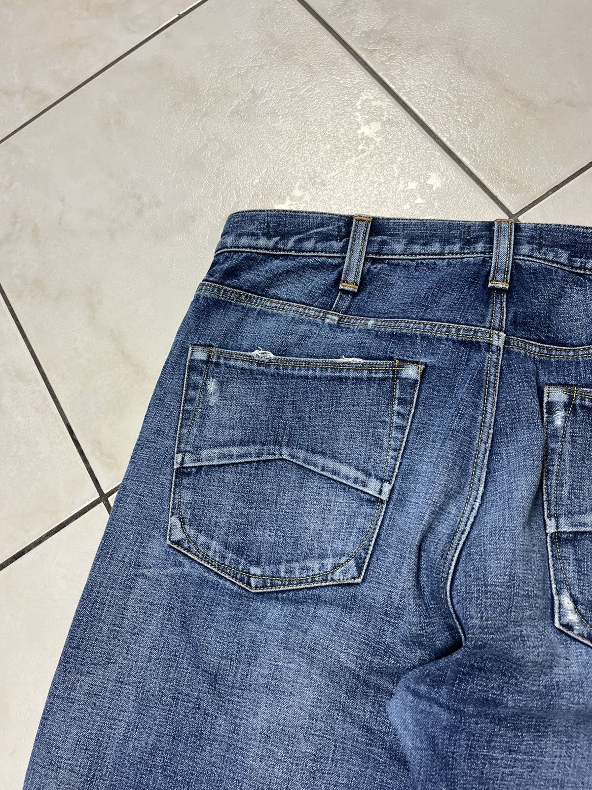 Armani × Giorgio Armani Vintage Armani jeans distressed denim y2k washed J21 regular Size US 33 - 18 Thumbnail