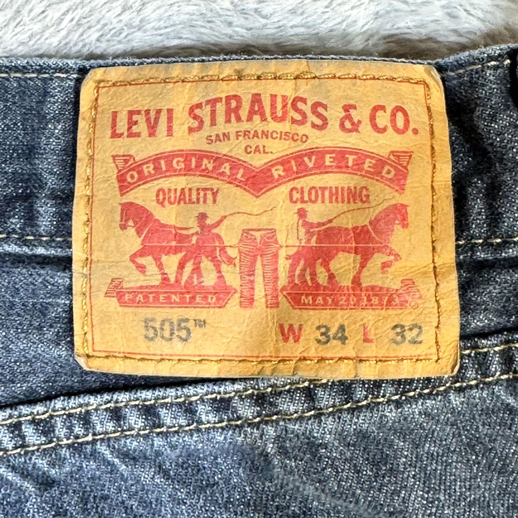 Levi's Levi's 505 Jeans Mens 34x32 Blue Straight Regular Denim Medium Wash Worn Hem Vintage No Size US 34 / EU 50 - 5 Thumbnail