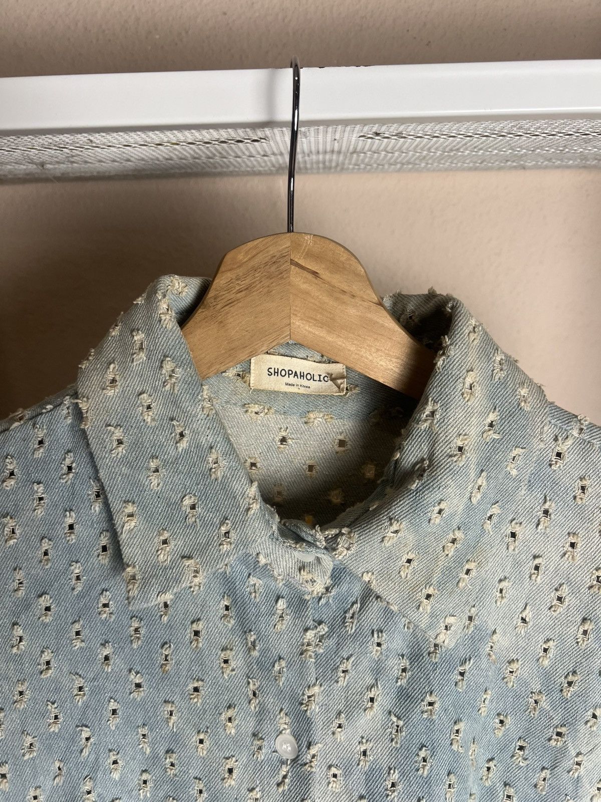 Other Shopaholic Distressed Floral Dot Denim Button-Up Size XXL / US 16-18 / IT 52-54 - 6 Thumbnail