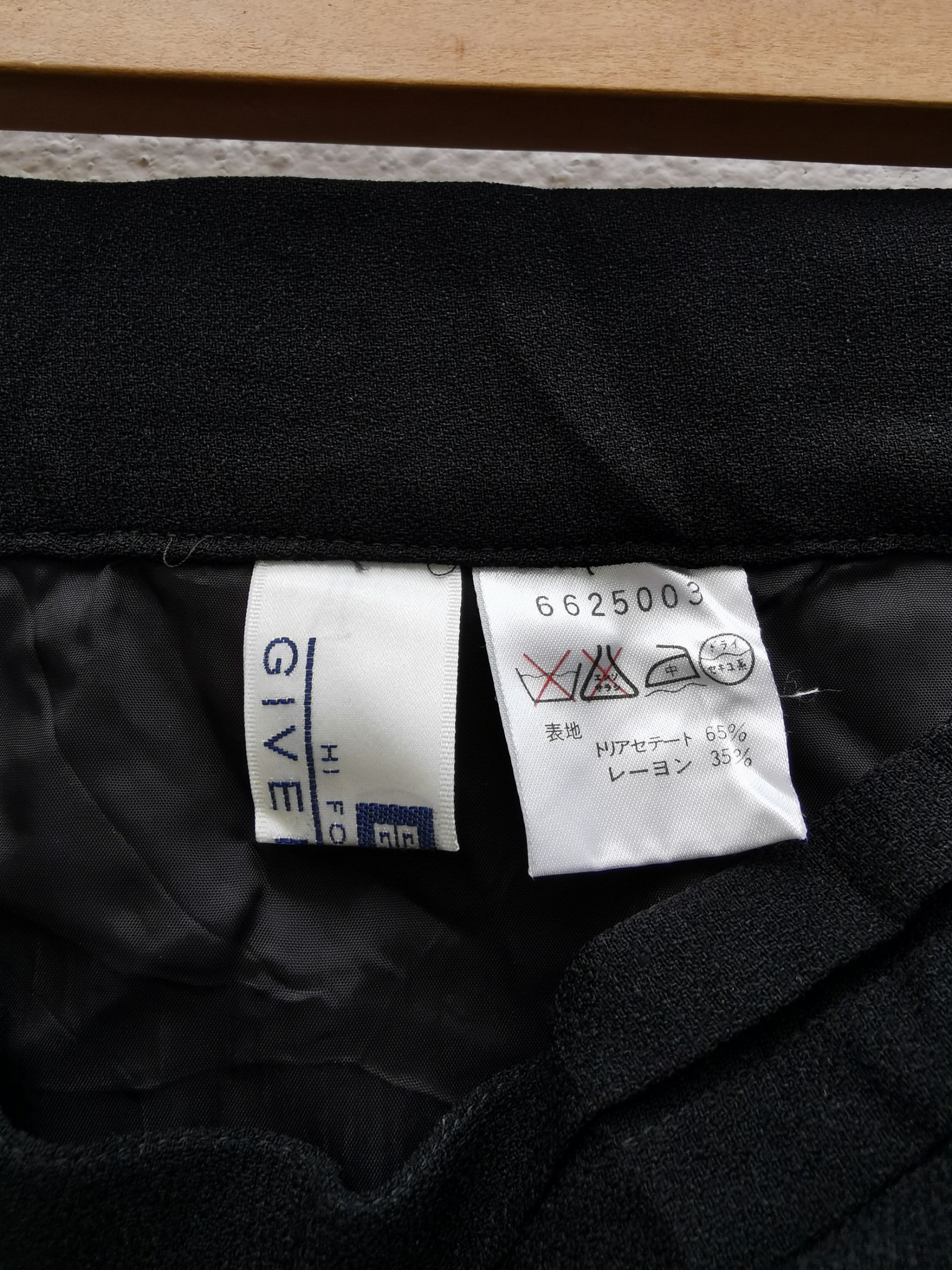 Givenchy 🔴Givenchy black skirt🔴 Size 32" / US 10 / IT 46 - 8 Thumbnail
